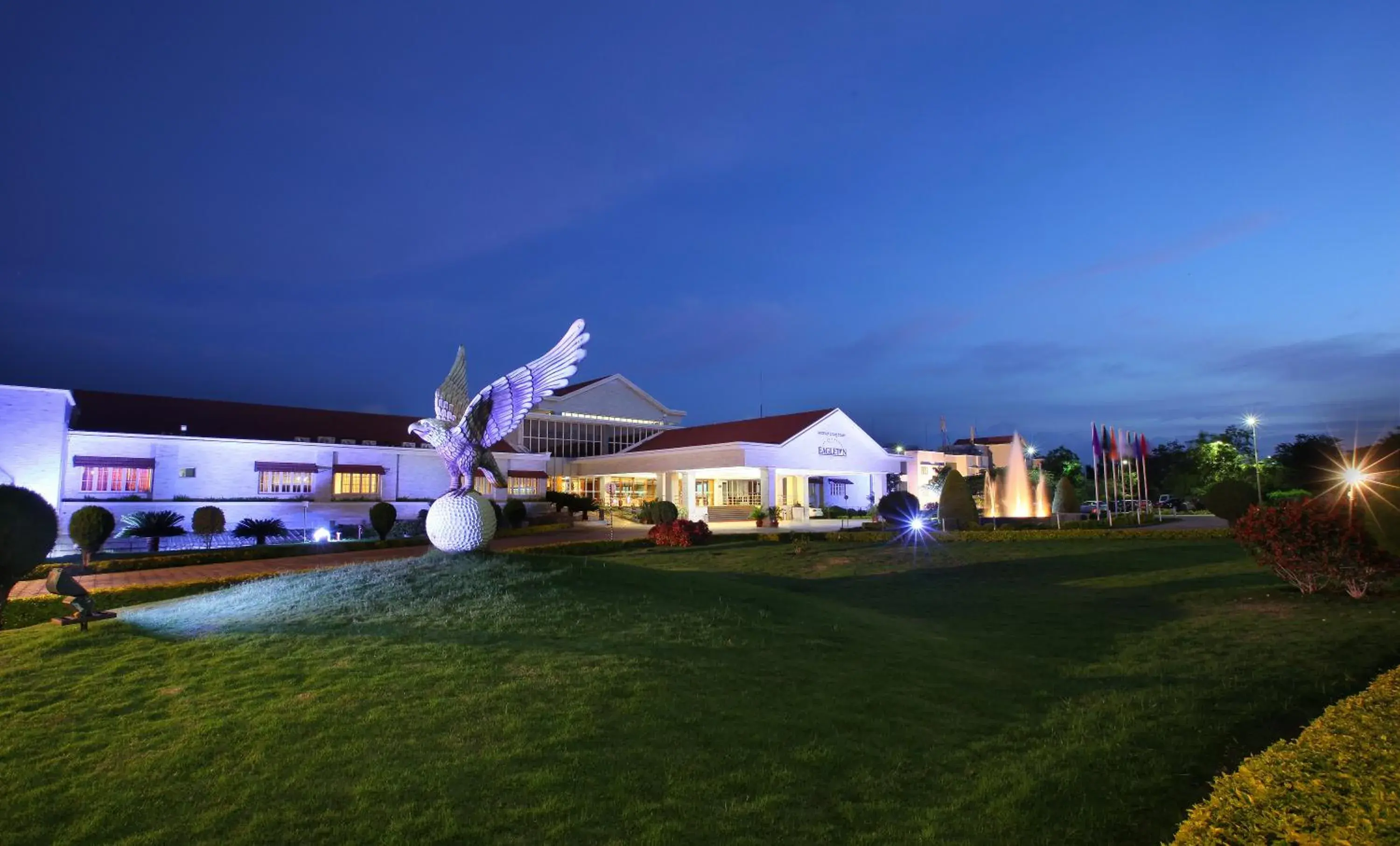 Facade/entrance in Eagleton The Golf Resort Facade/entrance in Eagleton The Golf Resort