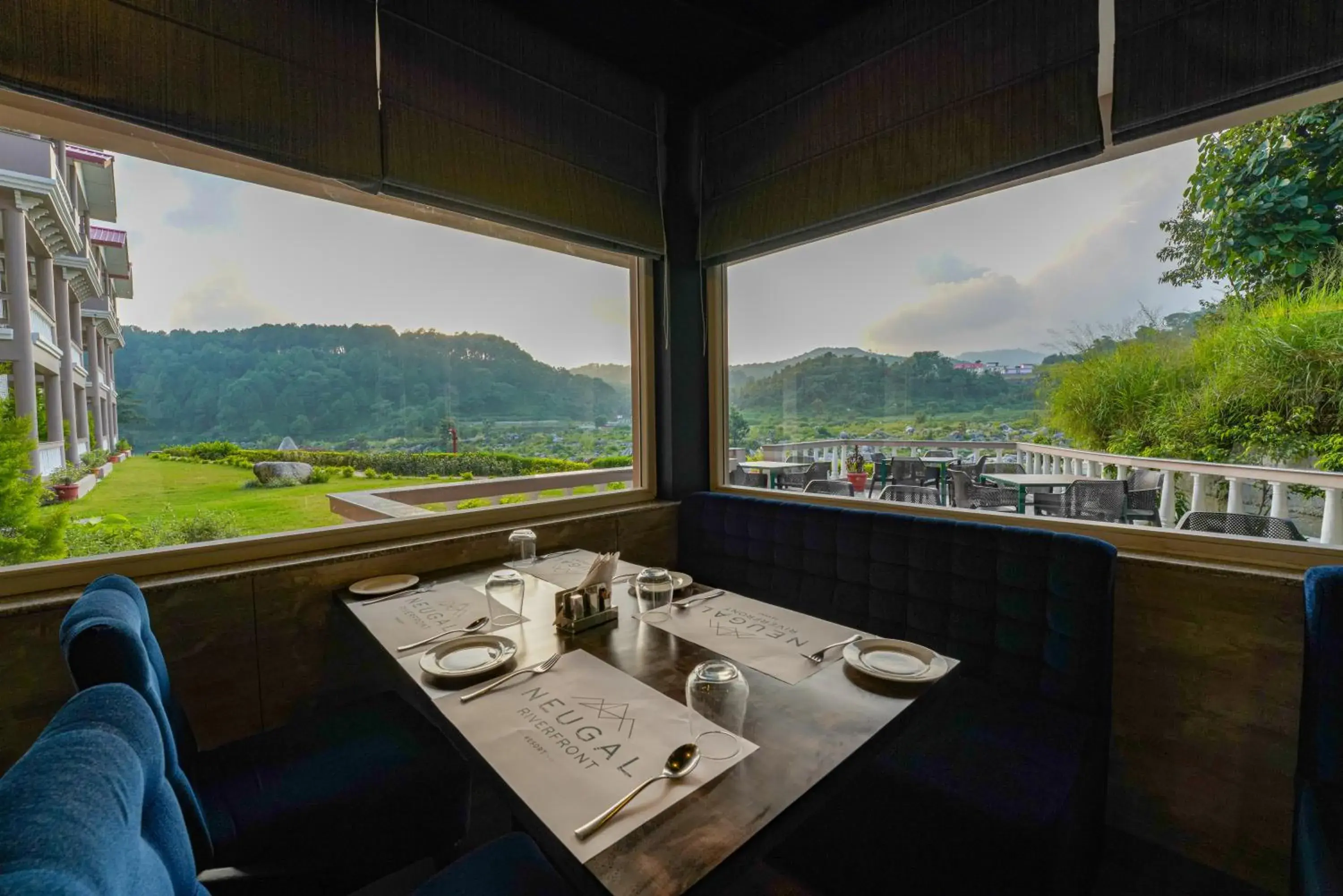 Restaurant/places to eat in Neugal Riverfront Resort Restaurant/places to eat in Neugal Riverfront Resort