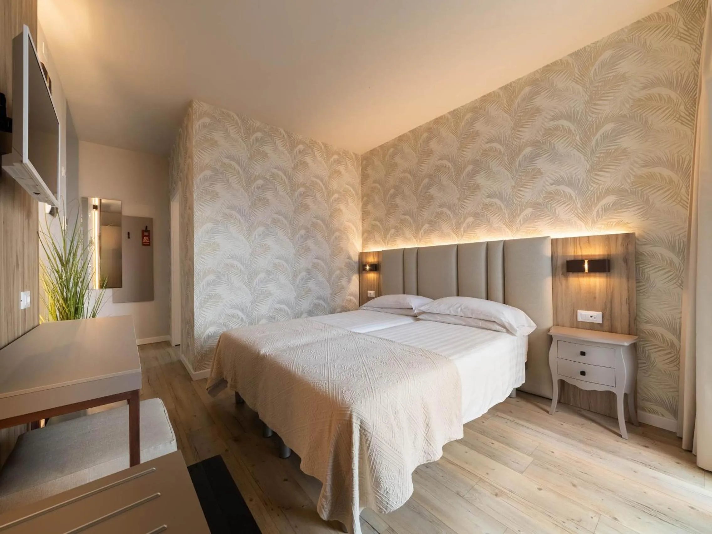 Bed in Hotel Riviera Panoramic Green Resort