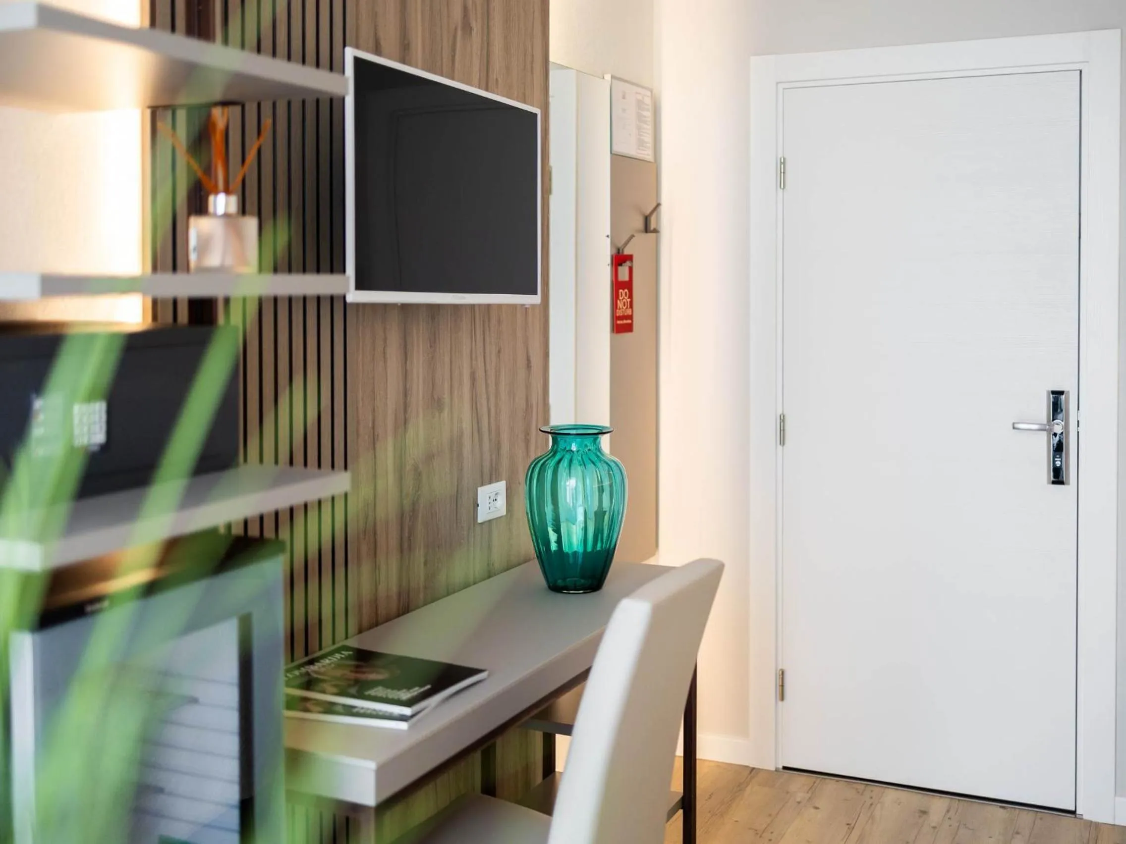 wardrobe in Hotel Riviera Panoramic Green Resort