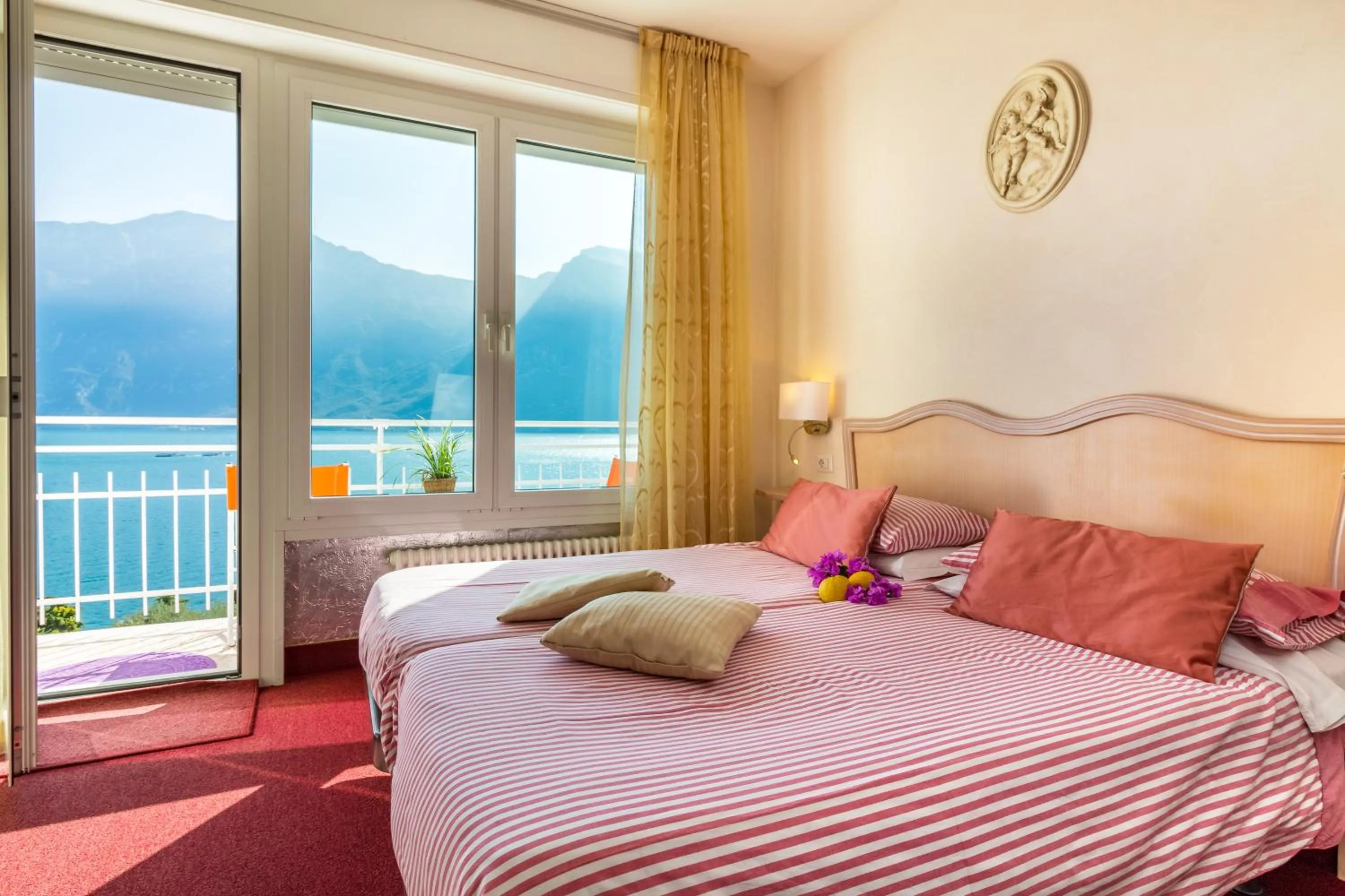 Balcony/Terrace, Bed in Hotel Riviera Panoramic Green Resort