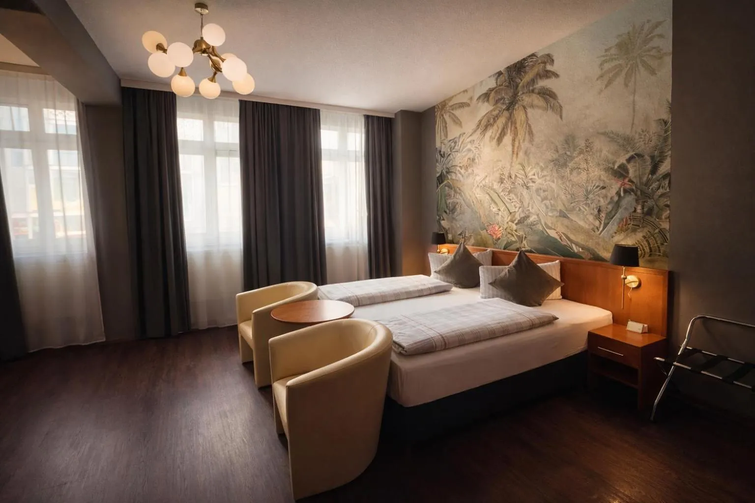 Photo of the whole room, Bed in Hotel Bayrischer Hof