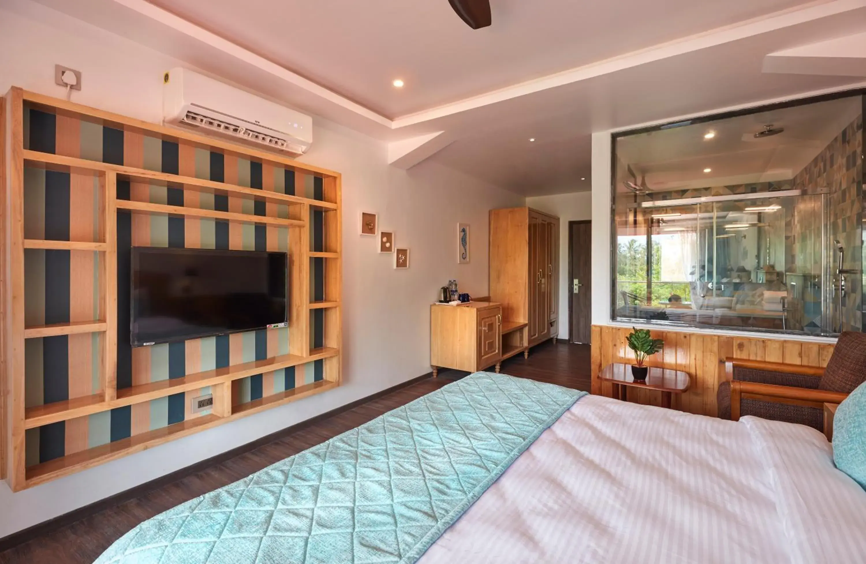 Photo of the whole room, Bed in Sea Queen Beach Resort & Spa Photo of the whole room, Bed in Sea Queen Beach Resort & Spa