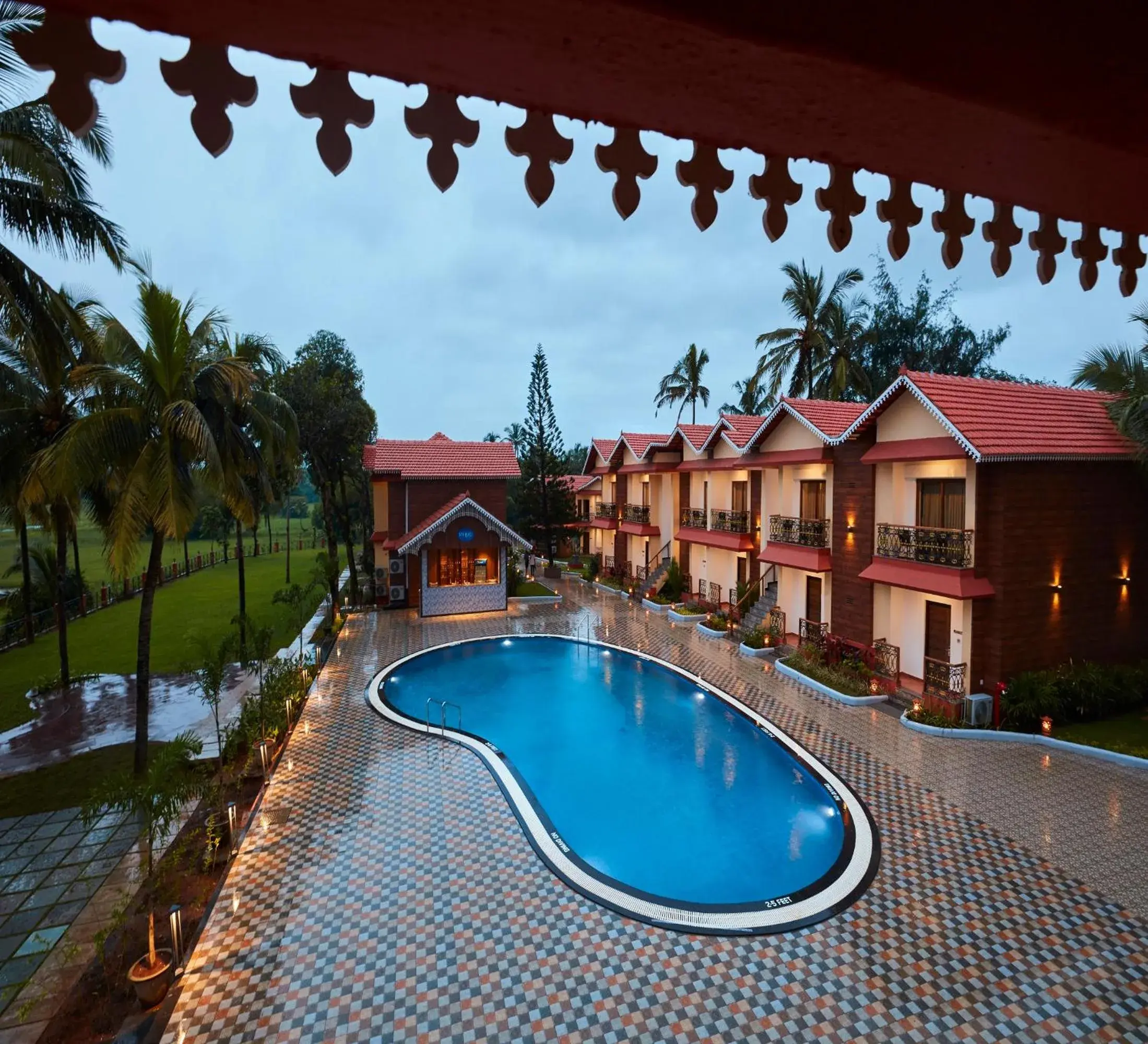 Swimming pool in Sea Queen Beach Resort & Spa Swimming pool in Sea Queen Beach Resort & Spa