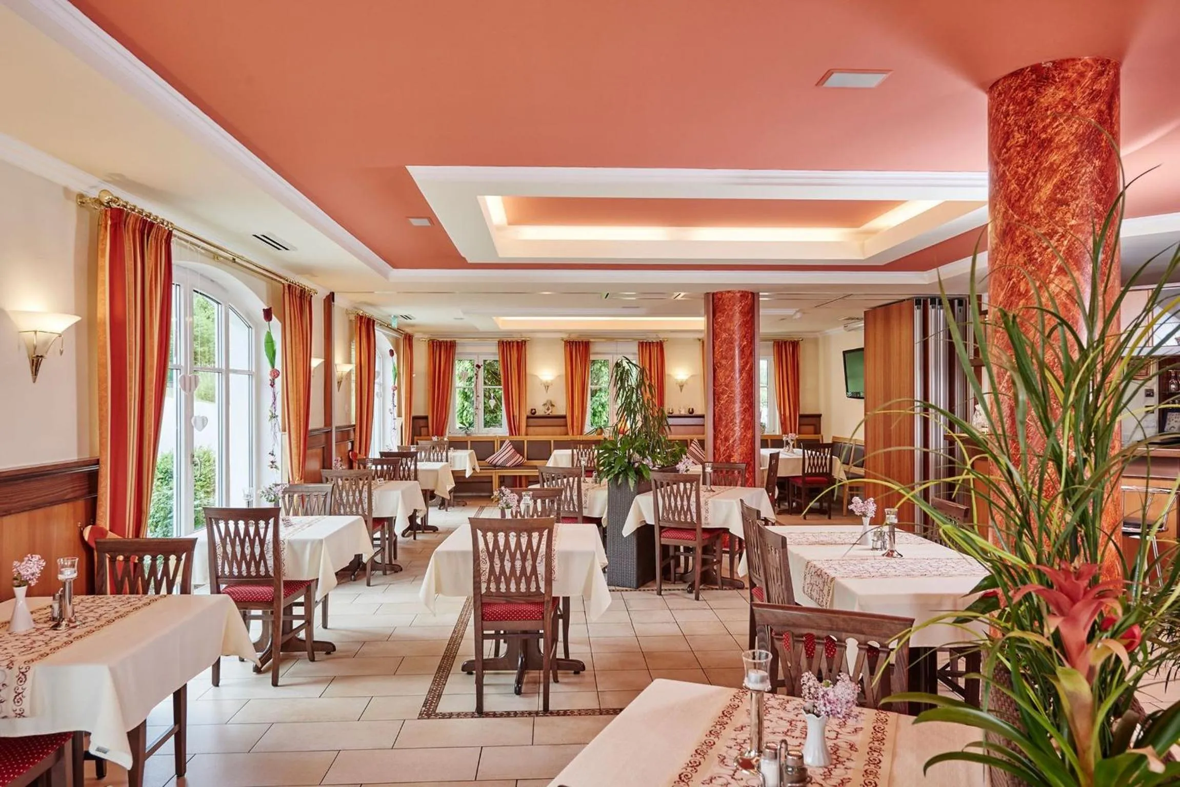Restaurant/places to eat in AKZENT Hotel Bayerwald-Residenz