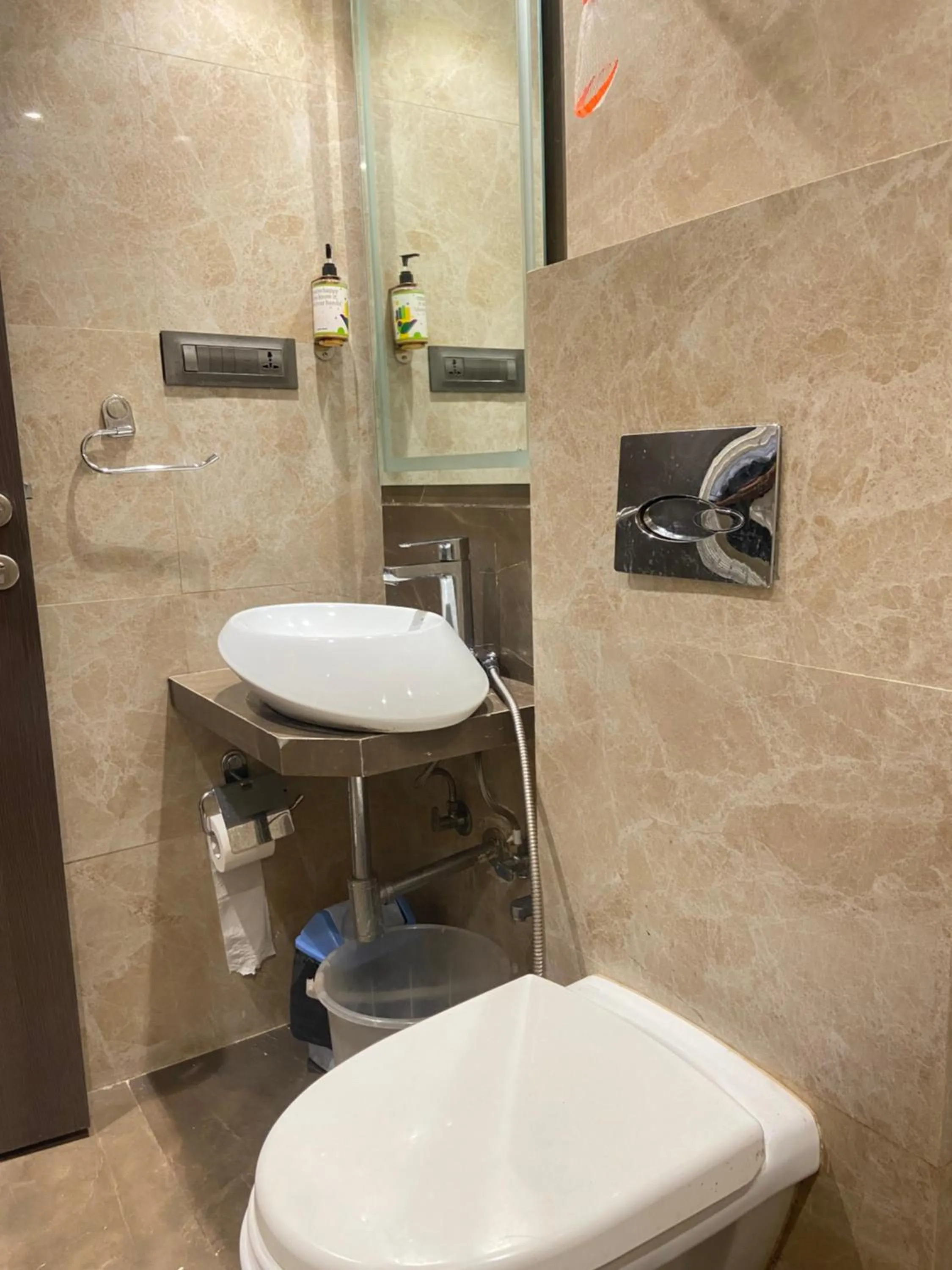 Bathroom in Hotel Oyster Suite Andheri West