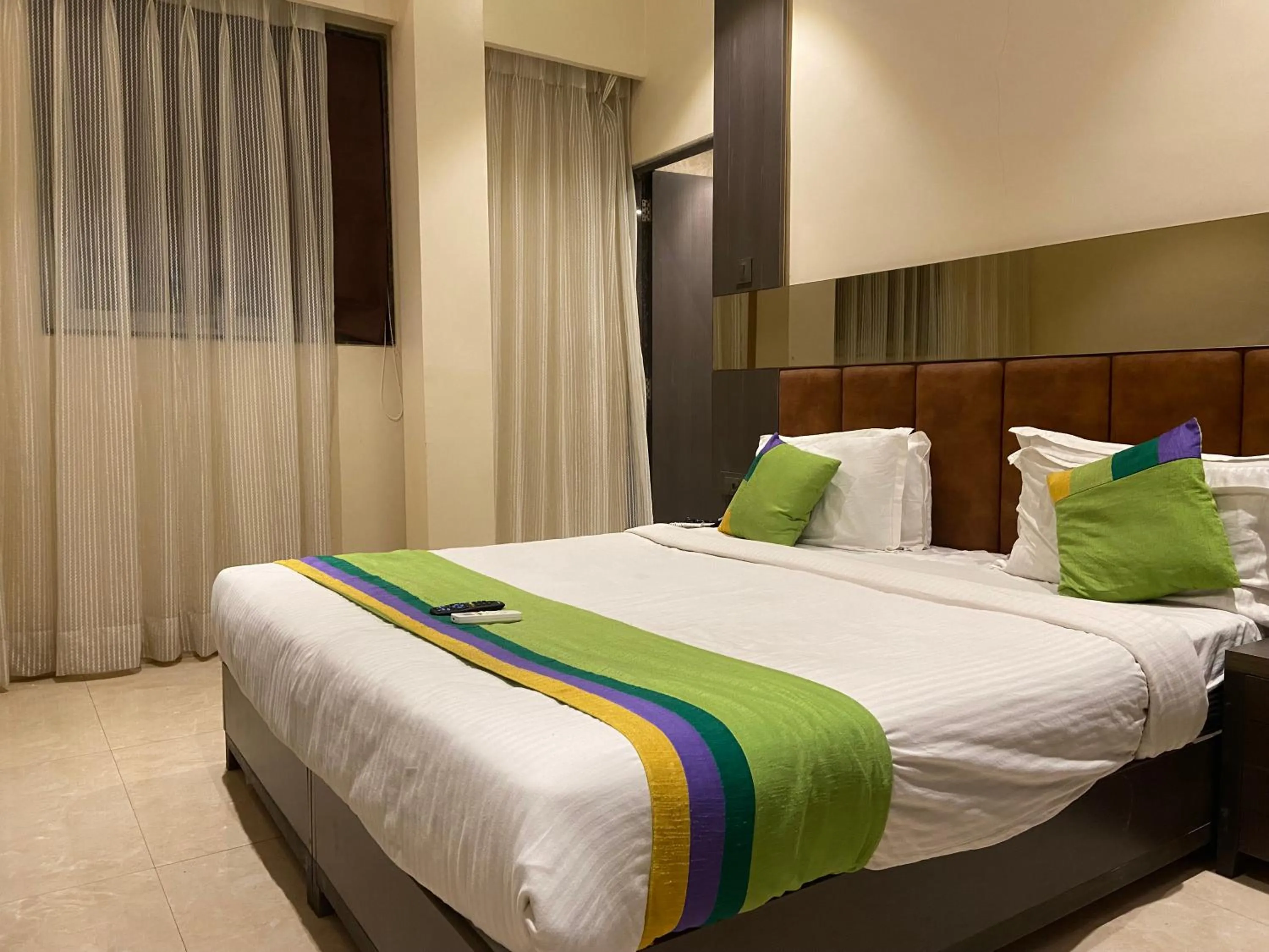 Bedroom, Bed in Hotel Oyster Suite Andheri West