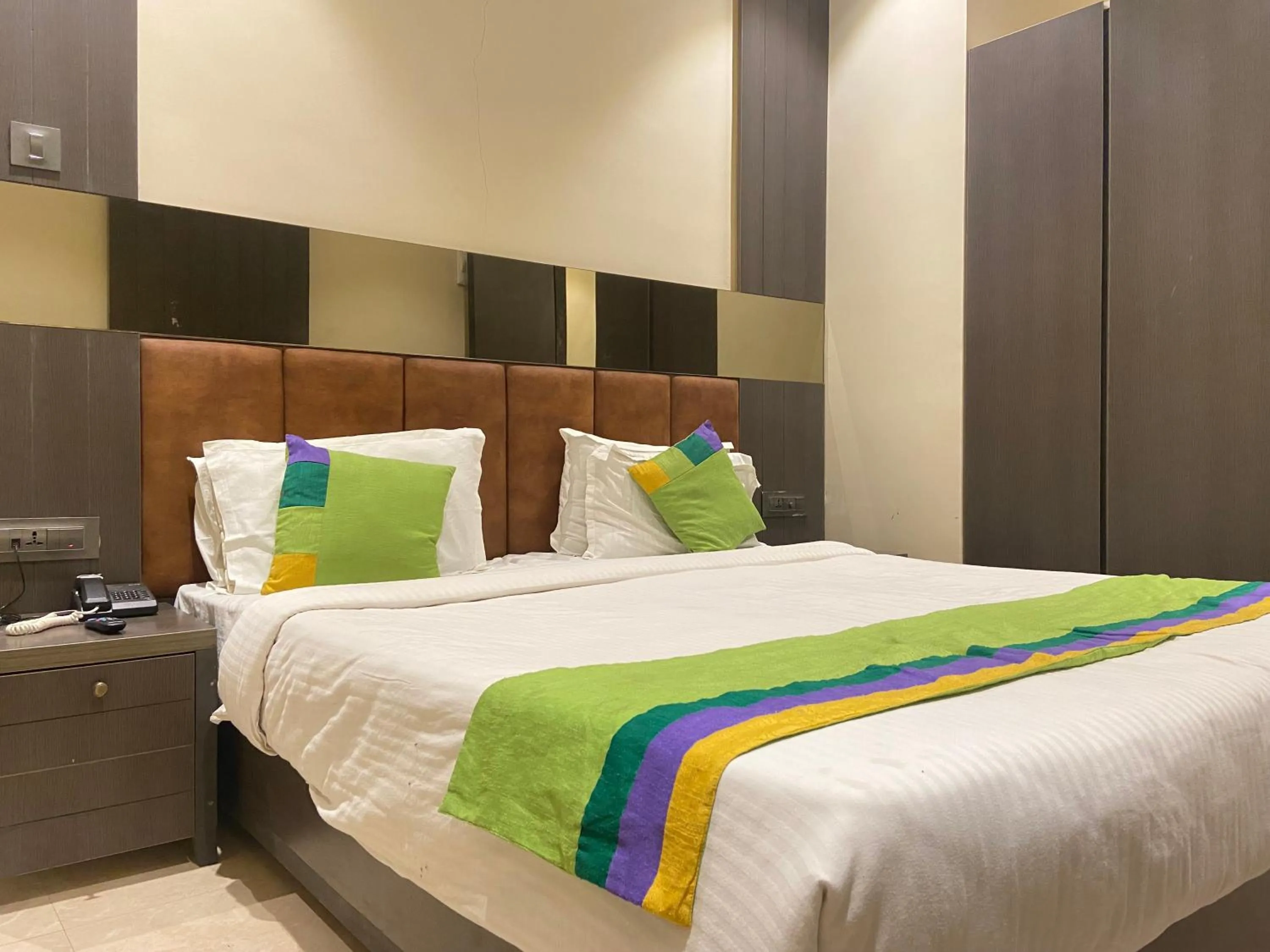 Bedroom, Bed in Hotel Oyster Suite Andheri West