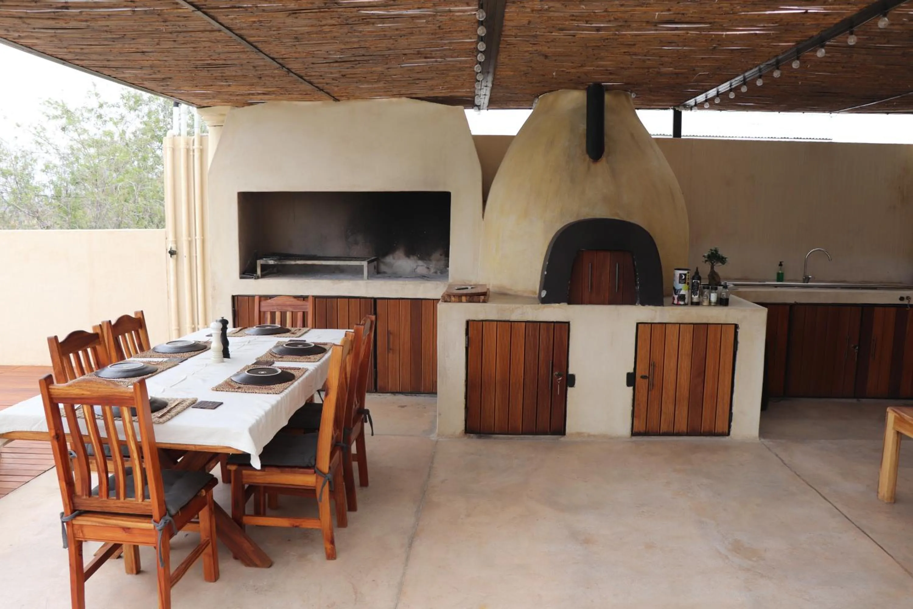 du Repos (Lovely & Relaxing 2-Bedroom Unit with Patio)