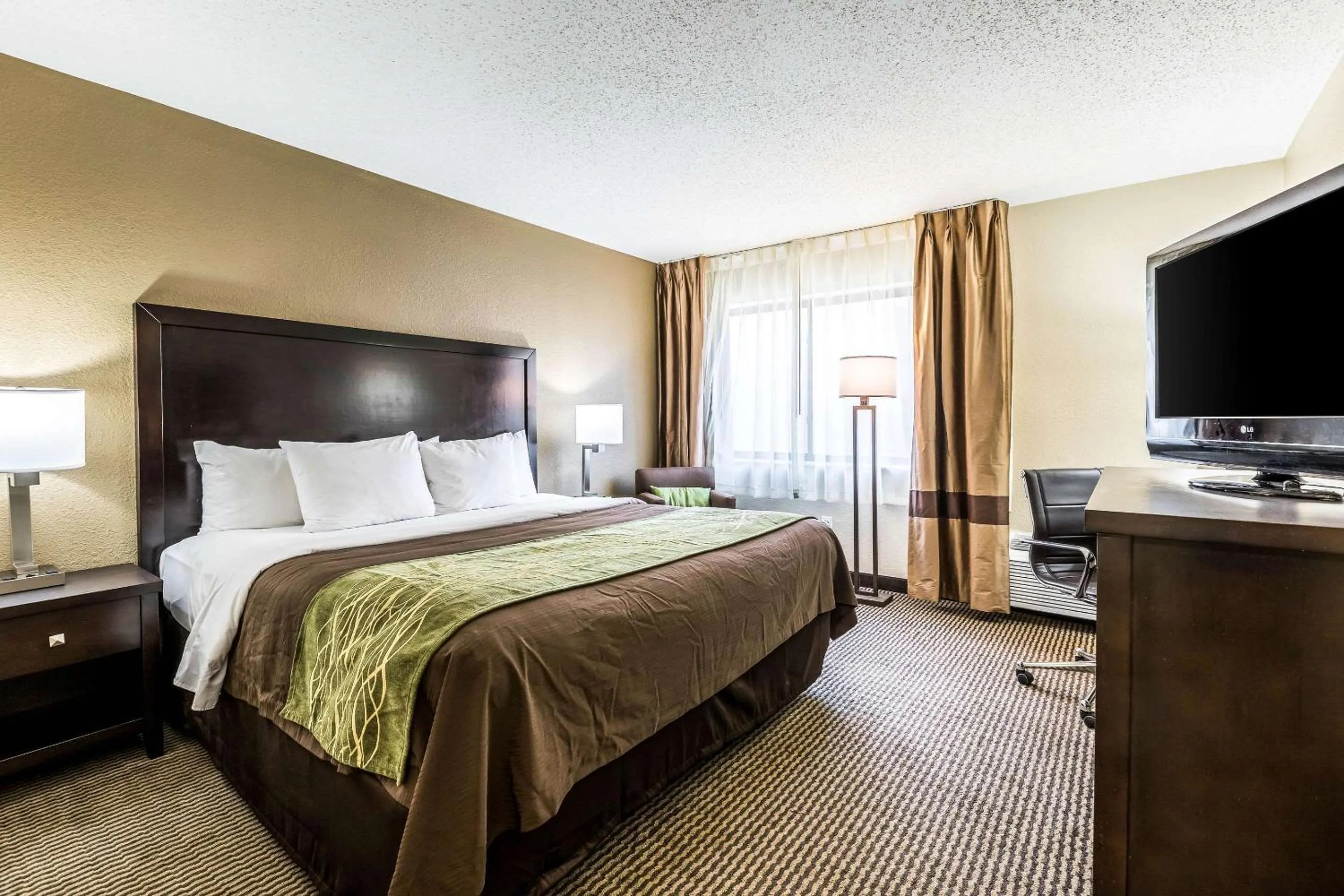 Bedroom, Bed in Comfort Inn Detroit Downtown