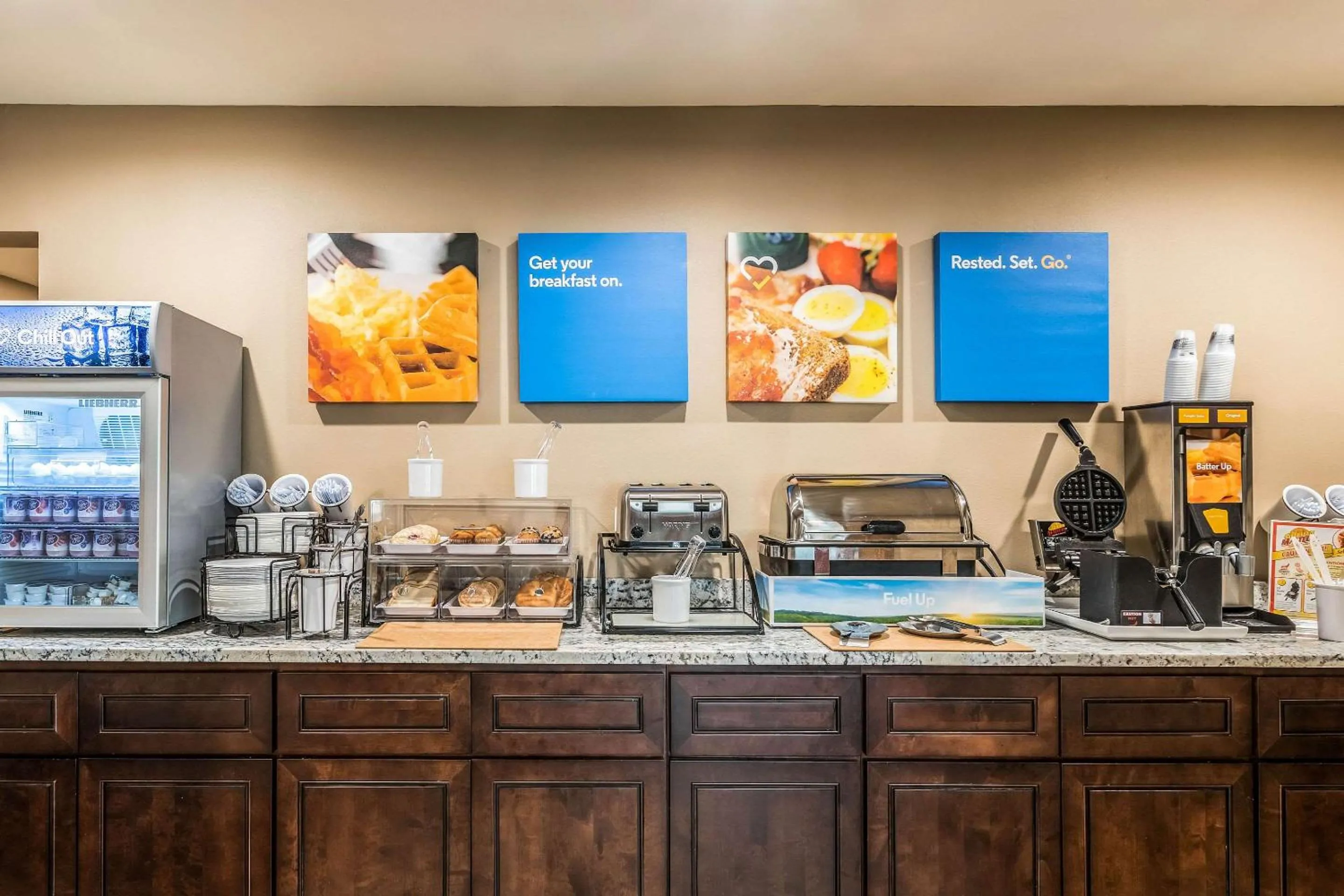 Breakfast in Comfort Inn Detroit Downtown