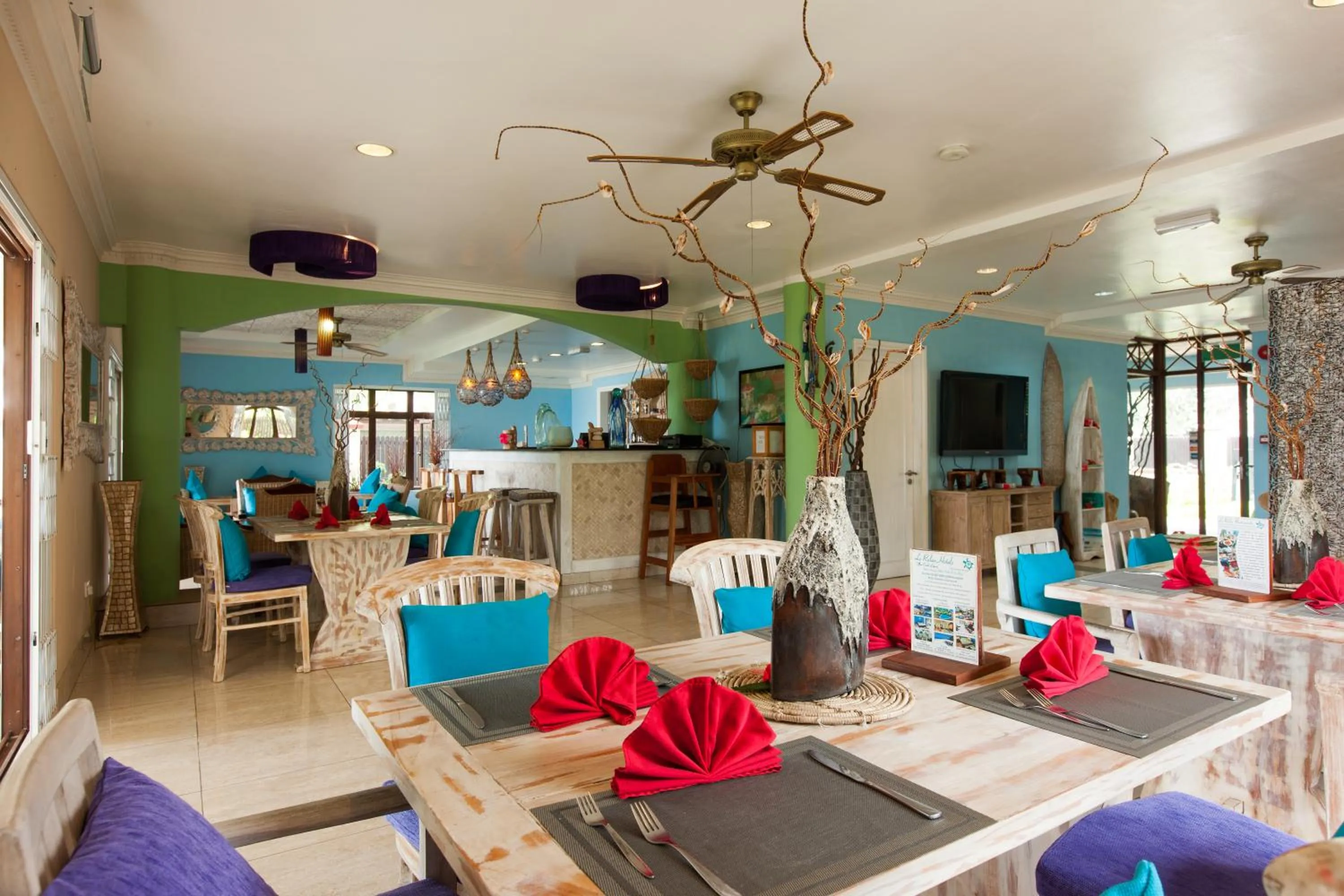 Restaurant/places to eat in Le Relax Beach House