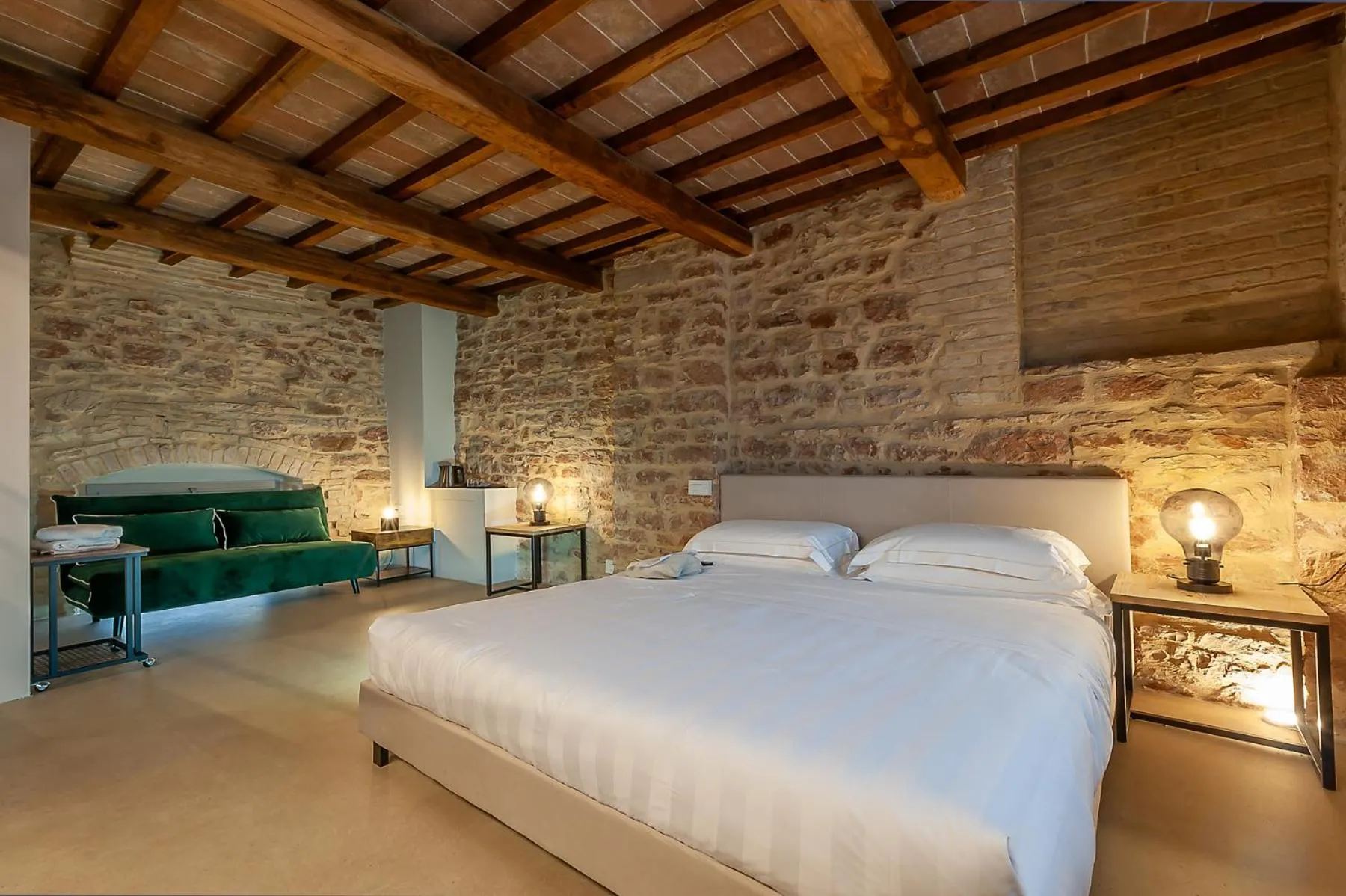 Bed in Anfihouse B&B and Apartments
