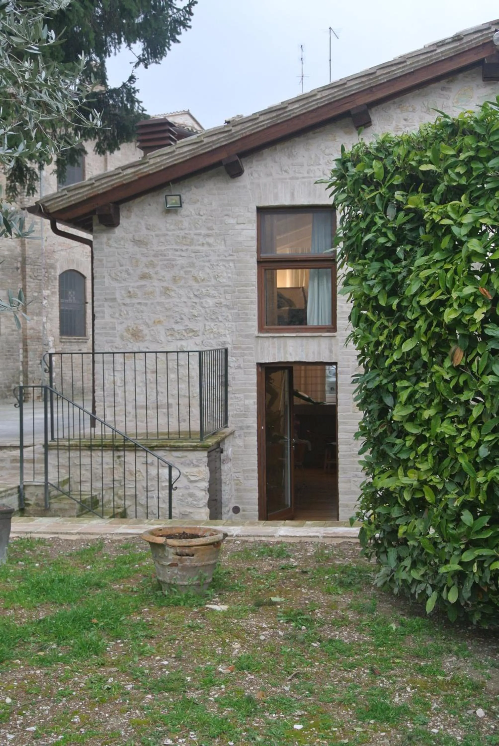 Facade/entrance in Anfihouse B&B and Apartments