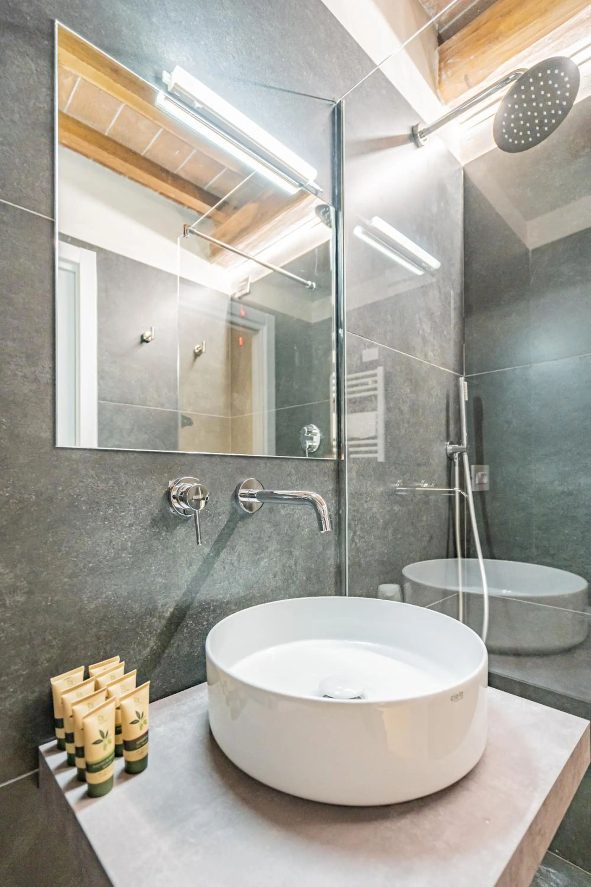 Bathroom in Anfihouse B&B and Apartments