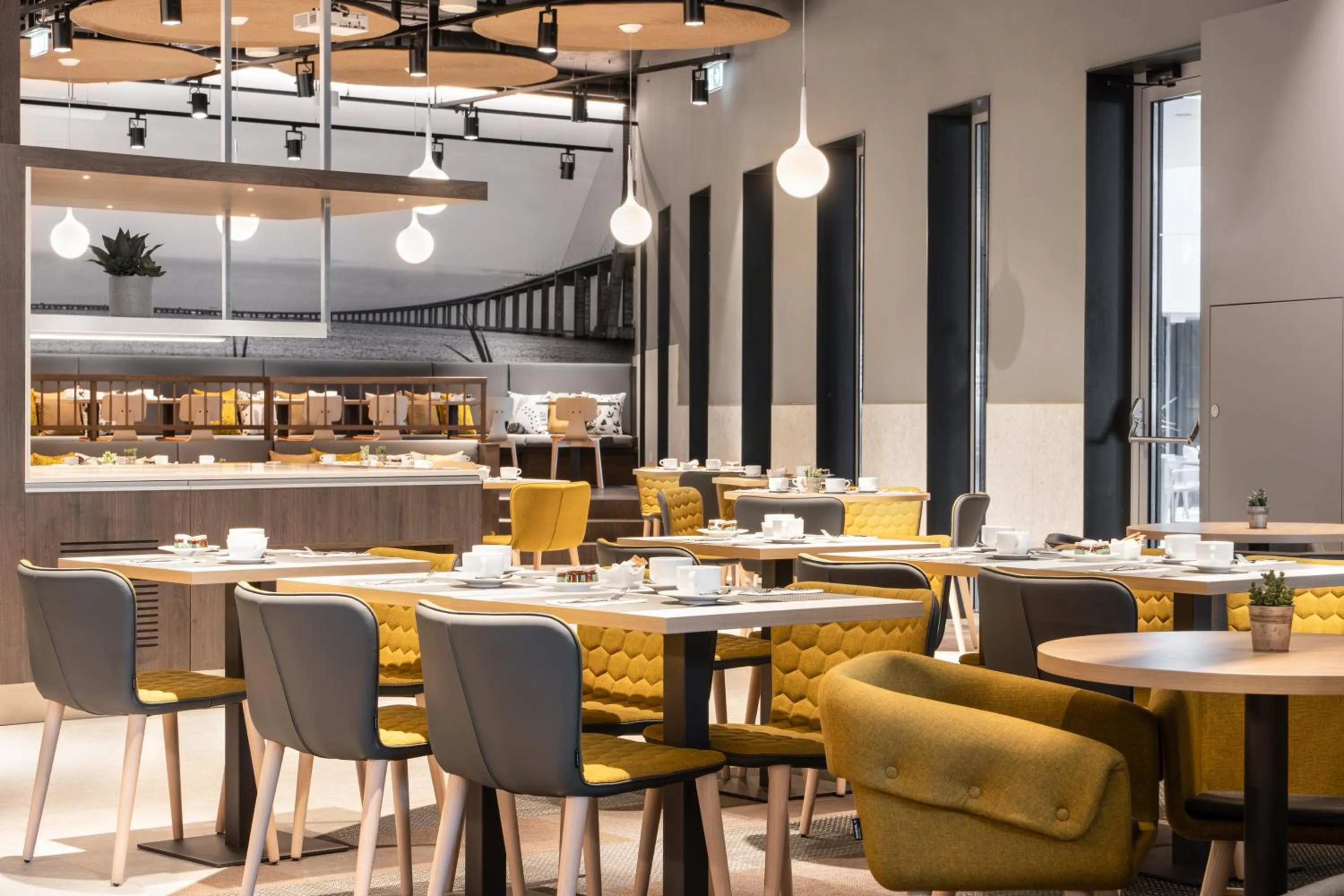 Restaurant/places to eat in Ikonik Lisboa