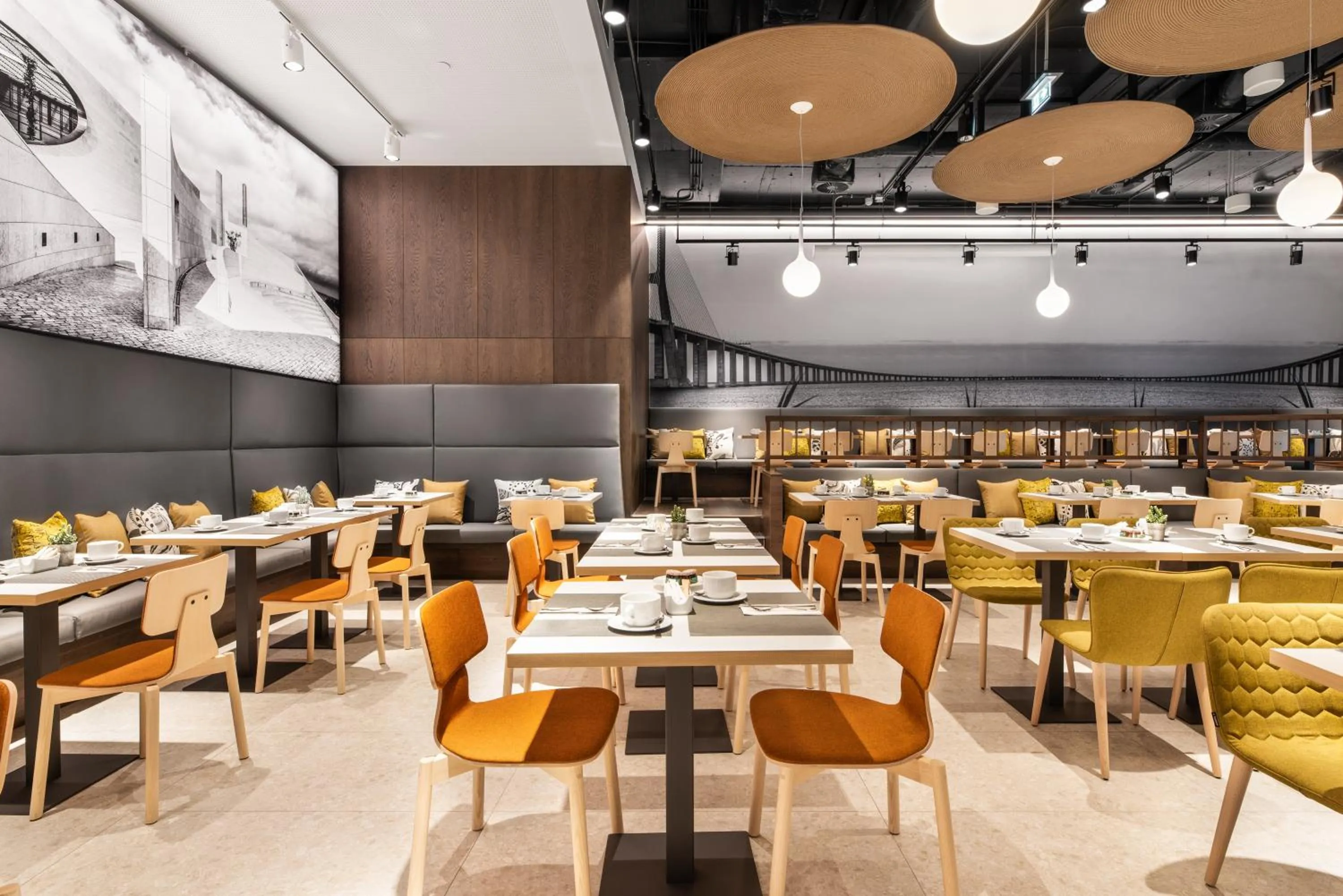 Restaurant/places to eat in Ikonik Lisboa