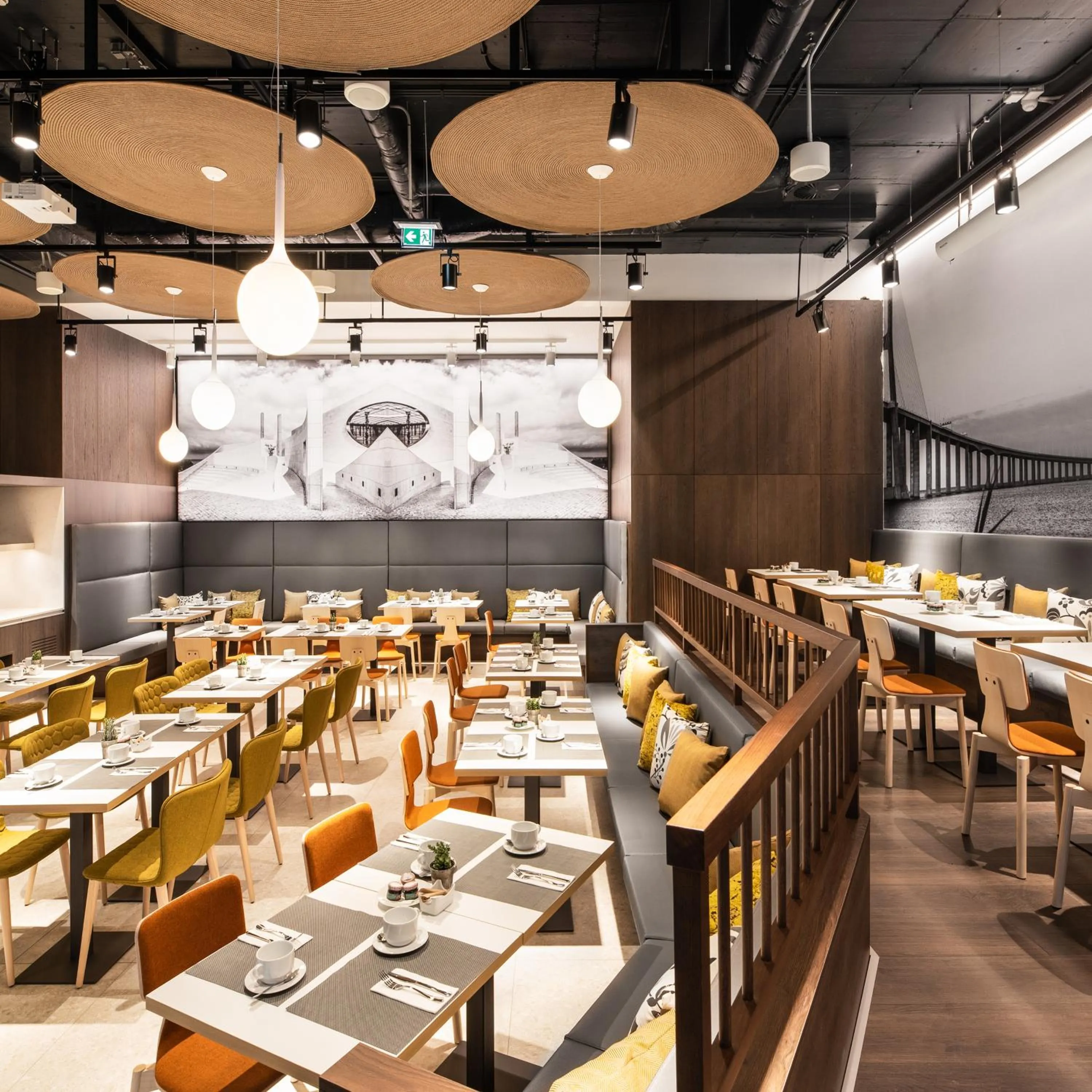 Restaurant/places to eat in Ikonik Lisboa