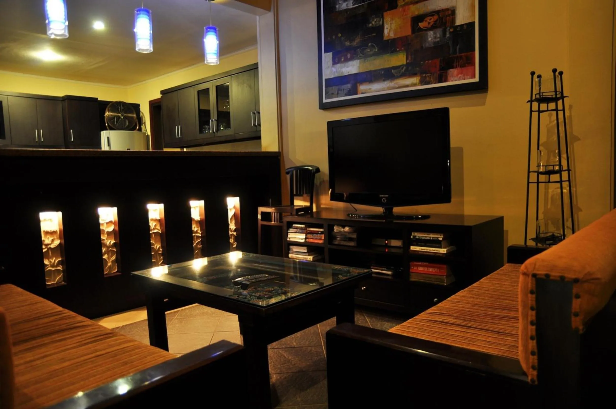 Communal lounge/ TV room in Bali au Naturel