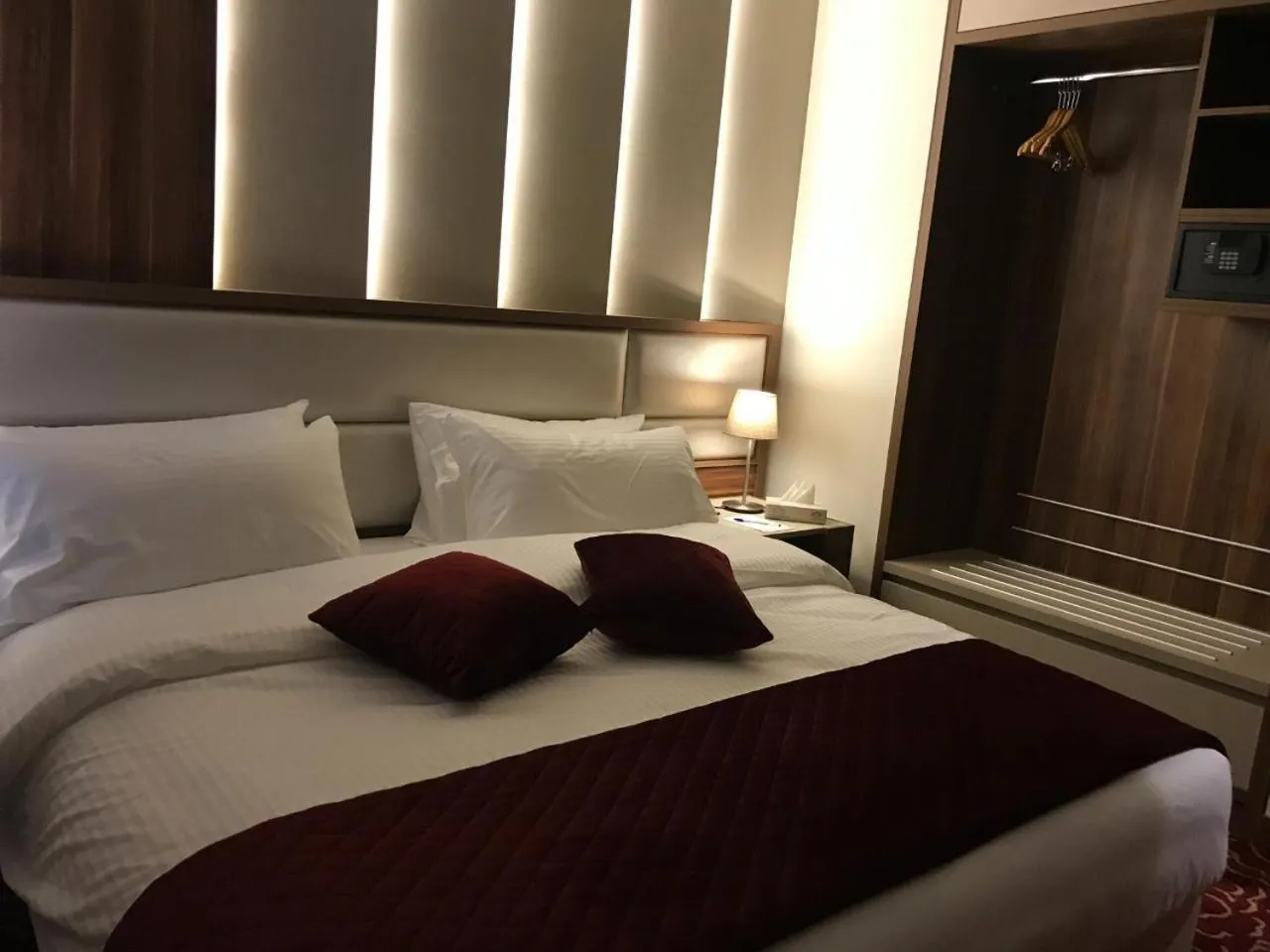 Bed in Lilac Hotel - Amman