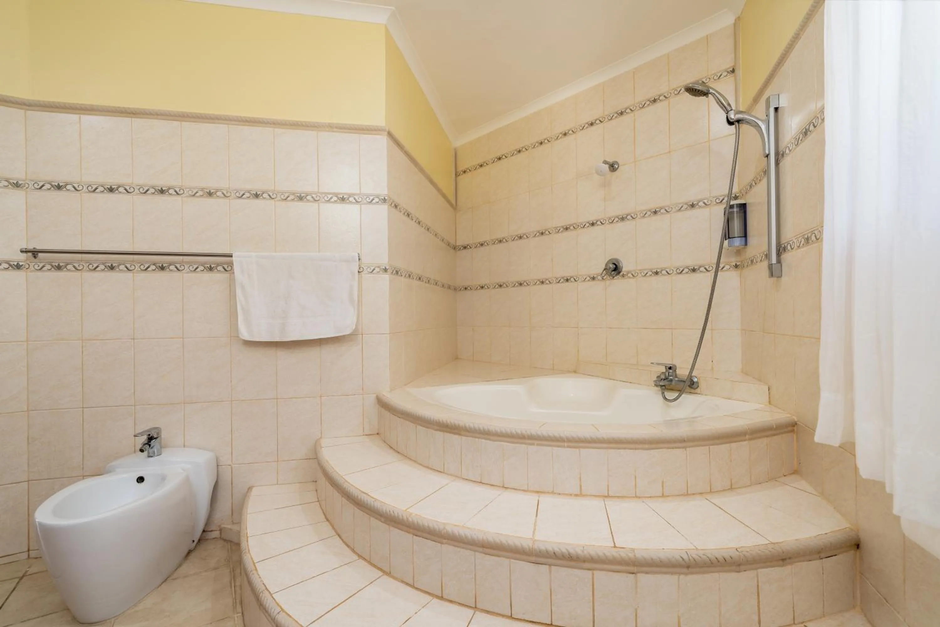 Bathroom in Carana Hilltop Villa Seychelles
