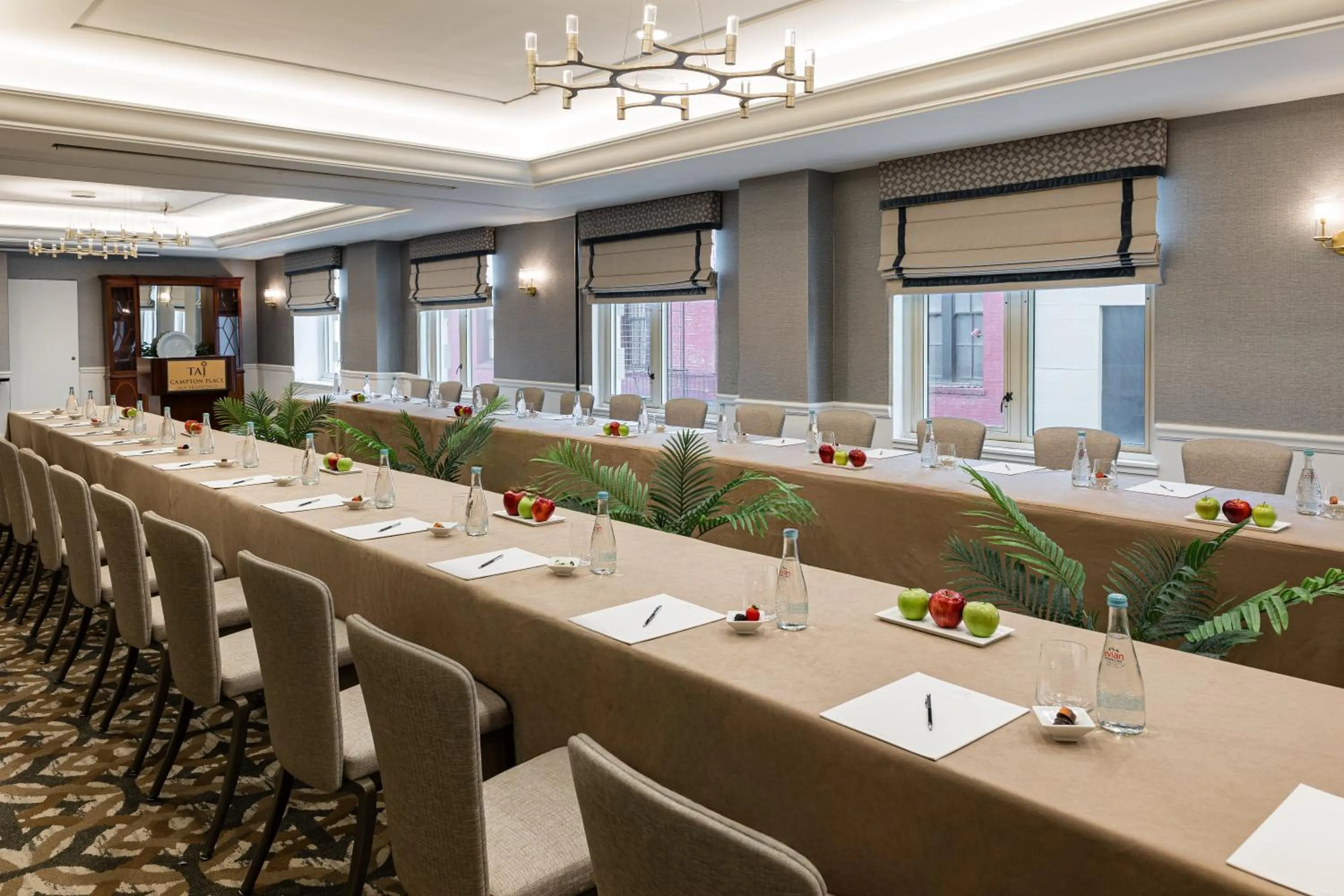 Banquet/Function facilities in Taj Campton Place