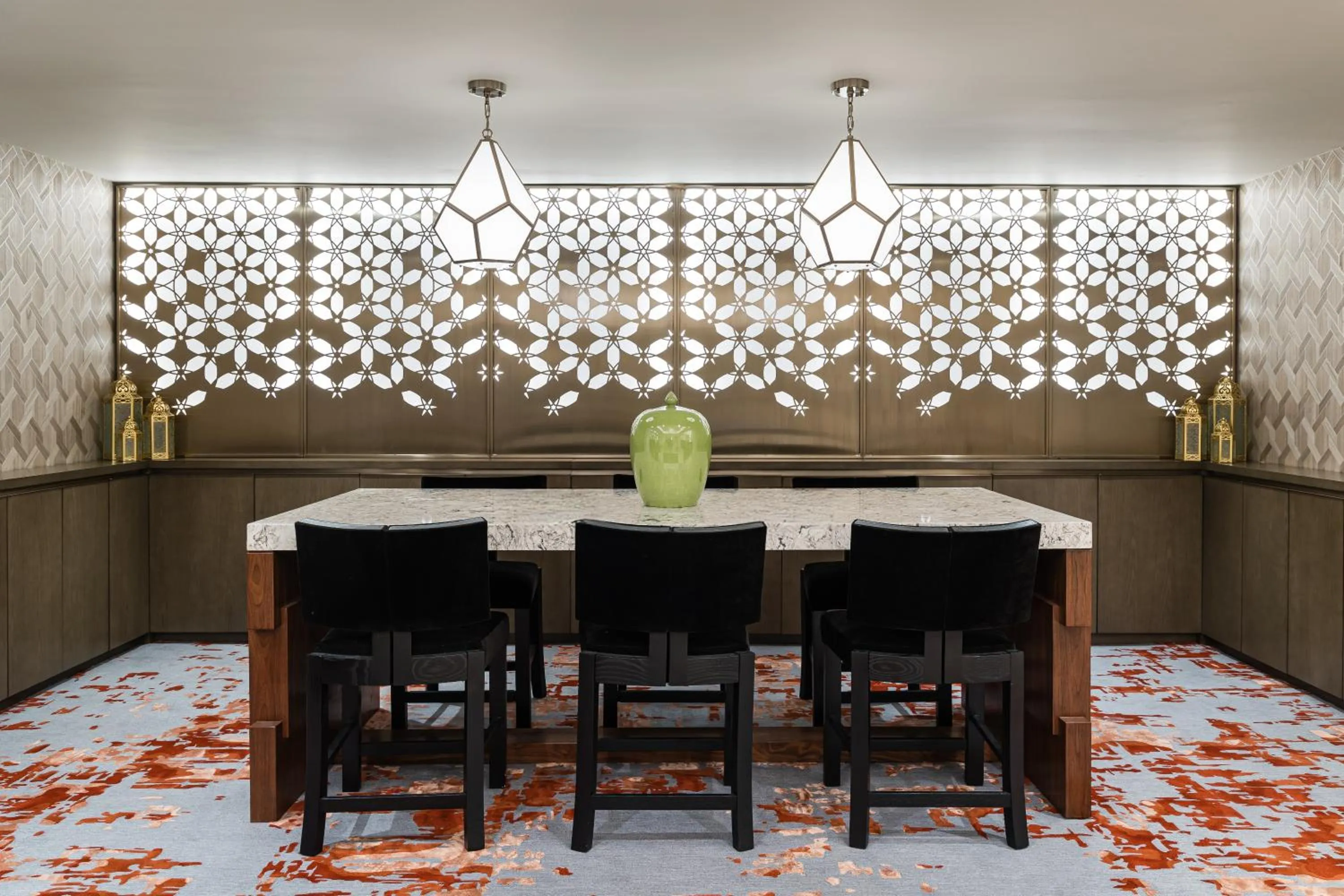 Restaurant/places to eat in Taj Campton Place