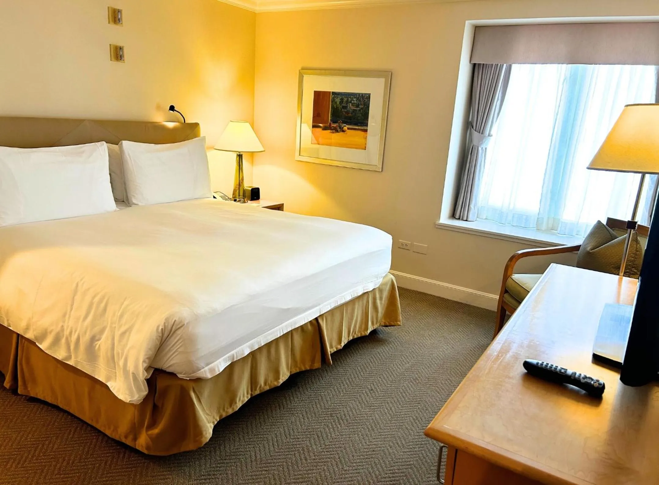 acessibility, Bed in Taj Campton Place