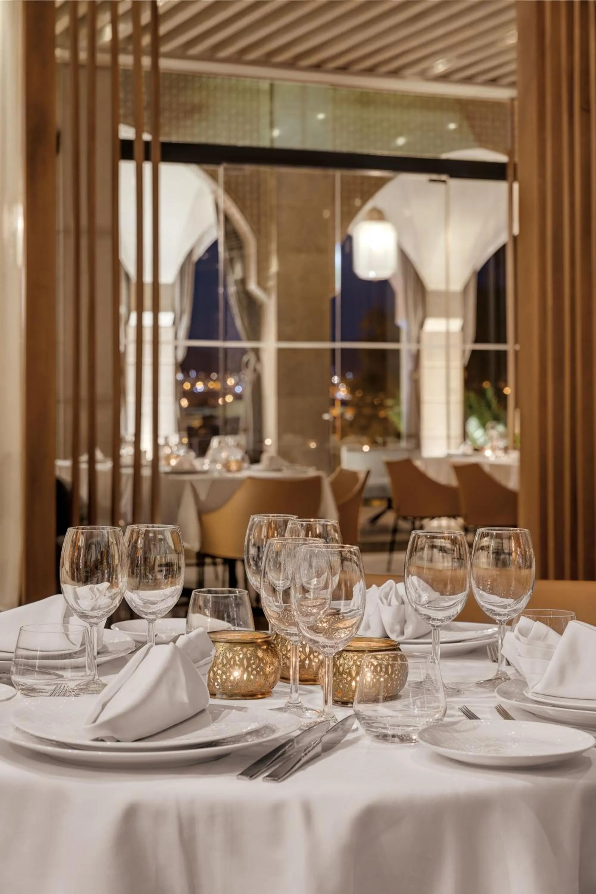 Restaurant/places to eat in Hotel Sahrai