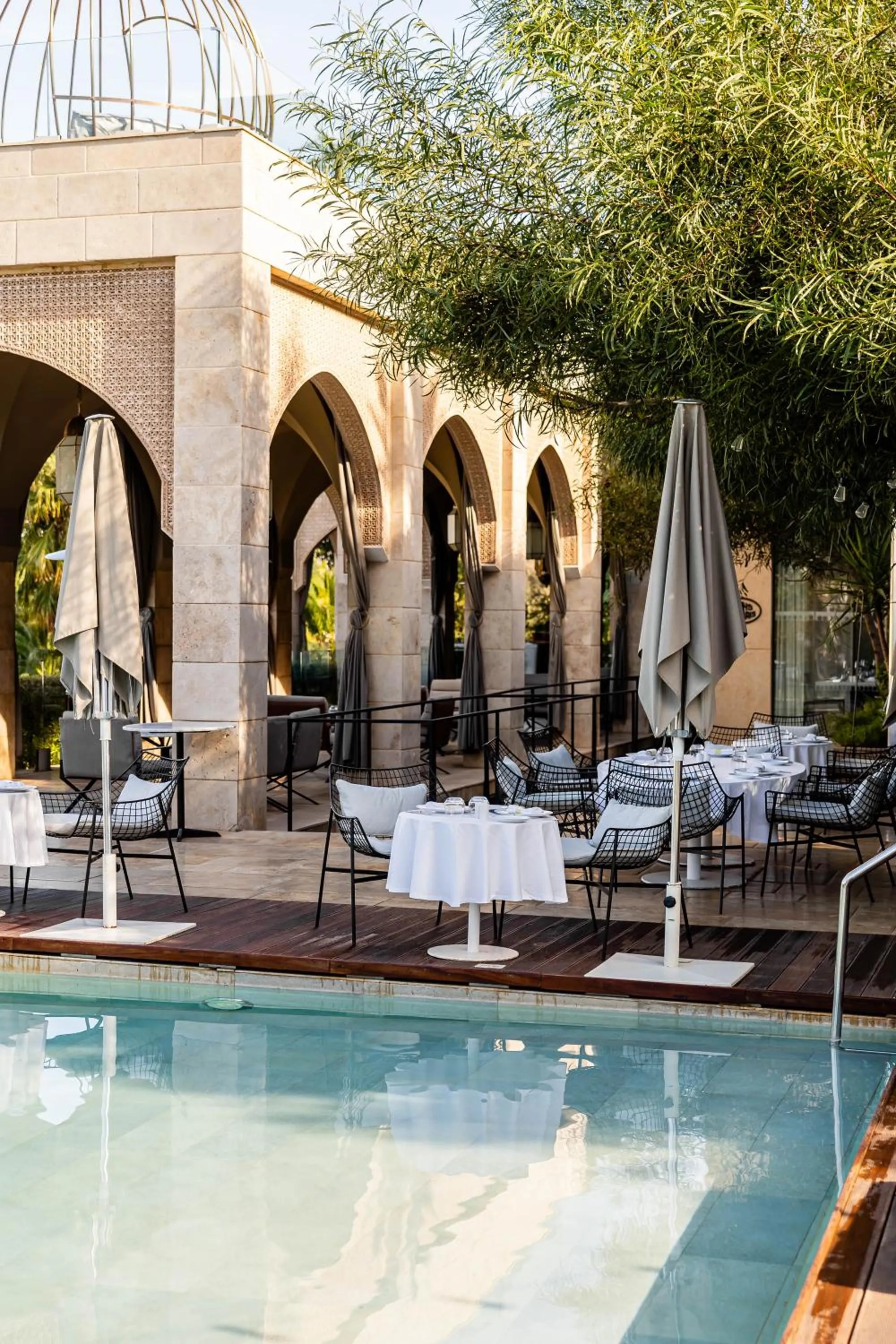 Swimming pool in Hotel Sahrai