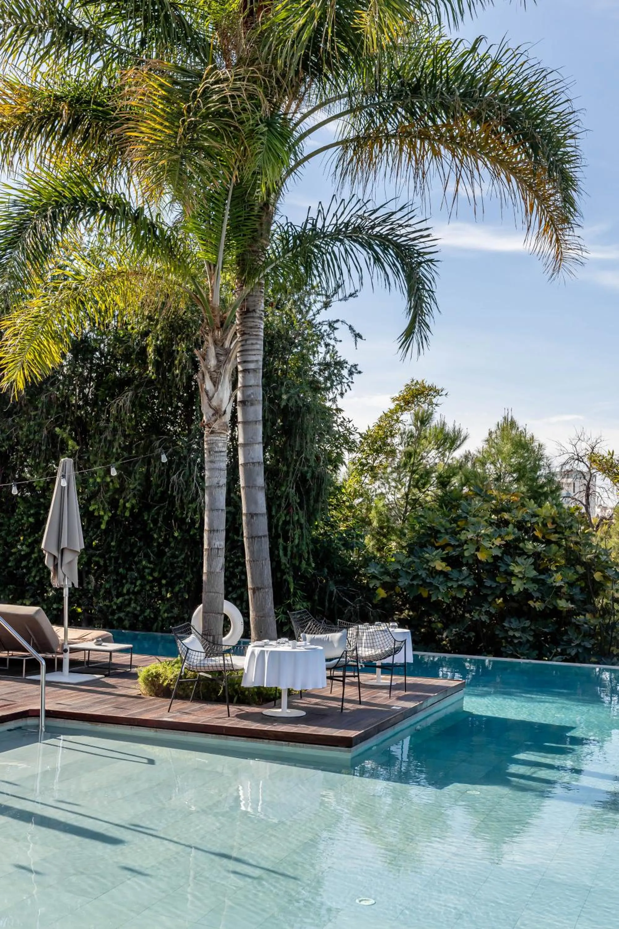 Swimming pool in Hotel Sahrai