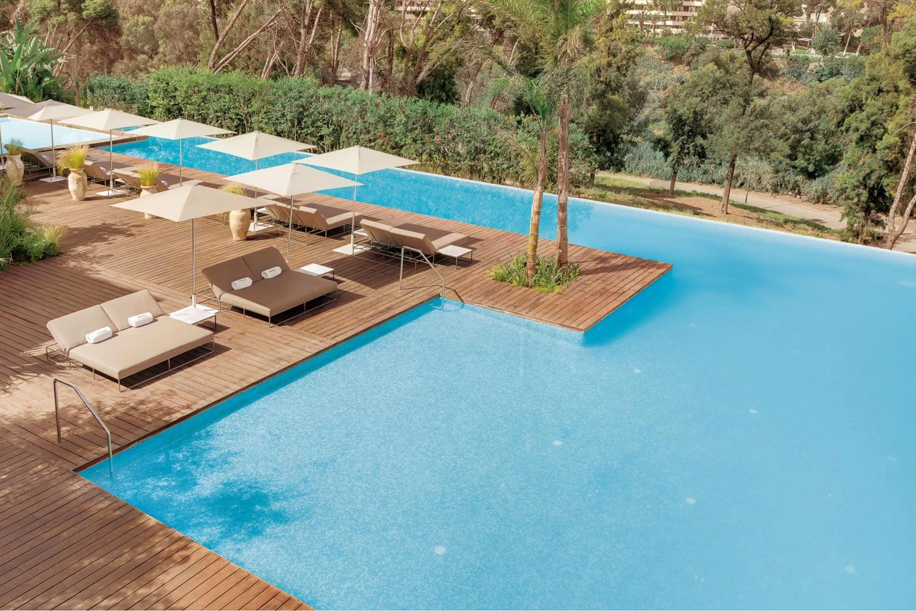 Swimming pool in Hotel Sahrai