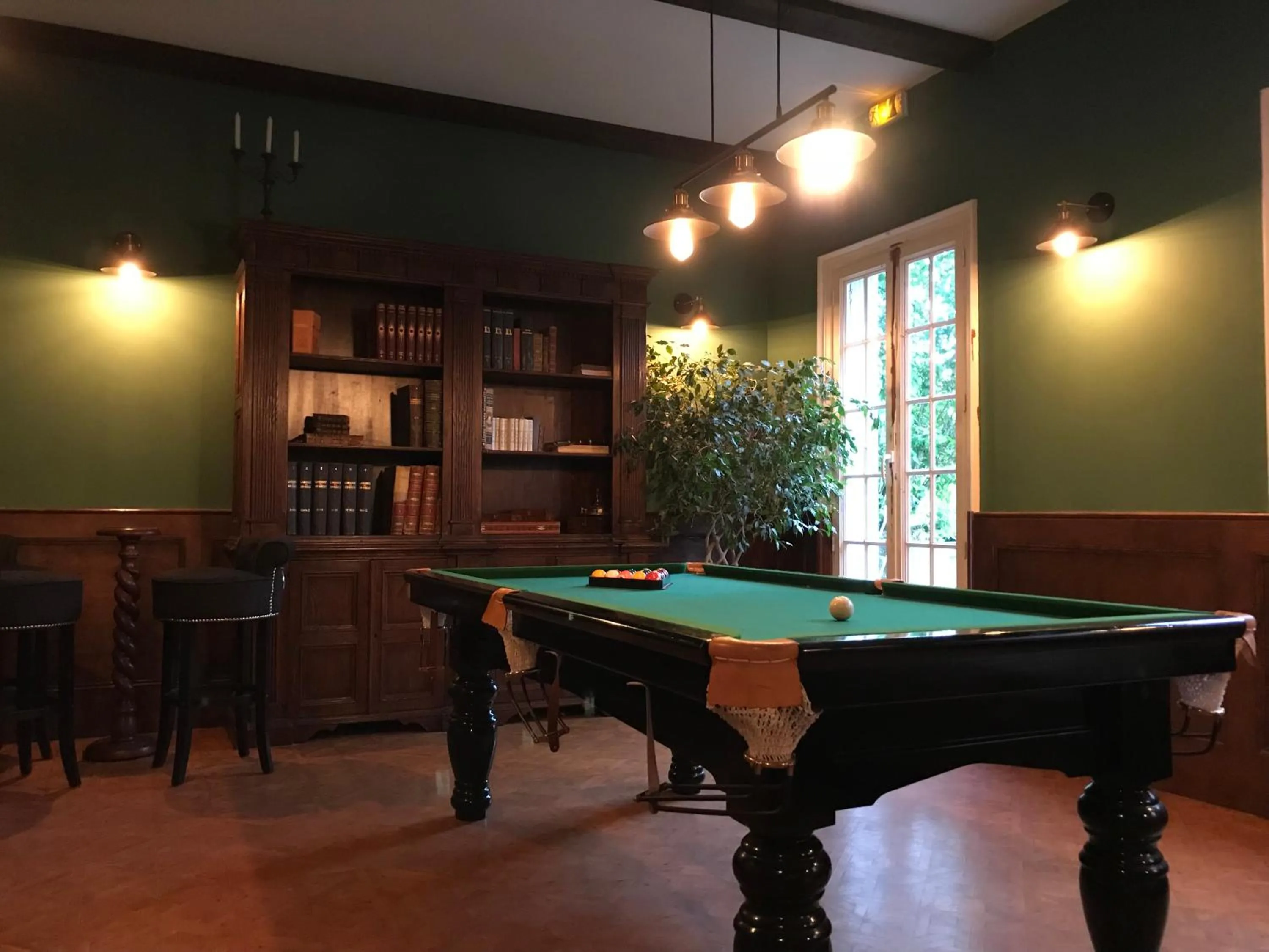 Billiard in Hôtel D’Artiste