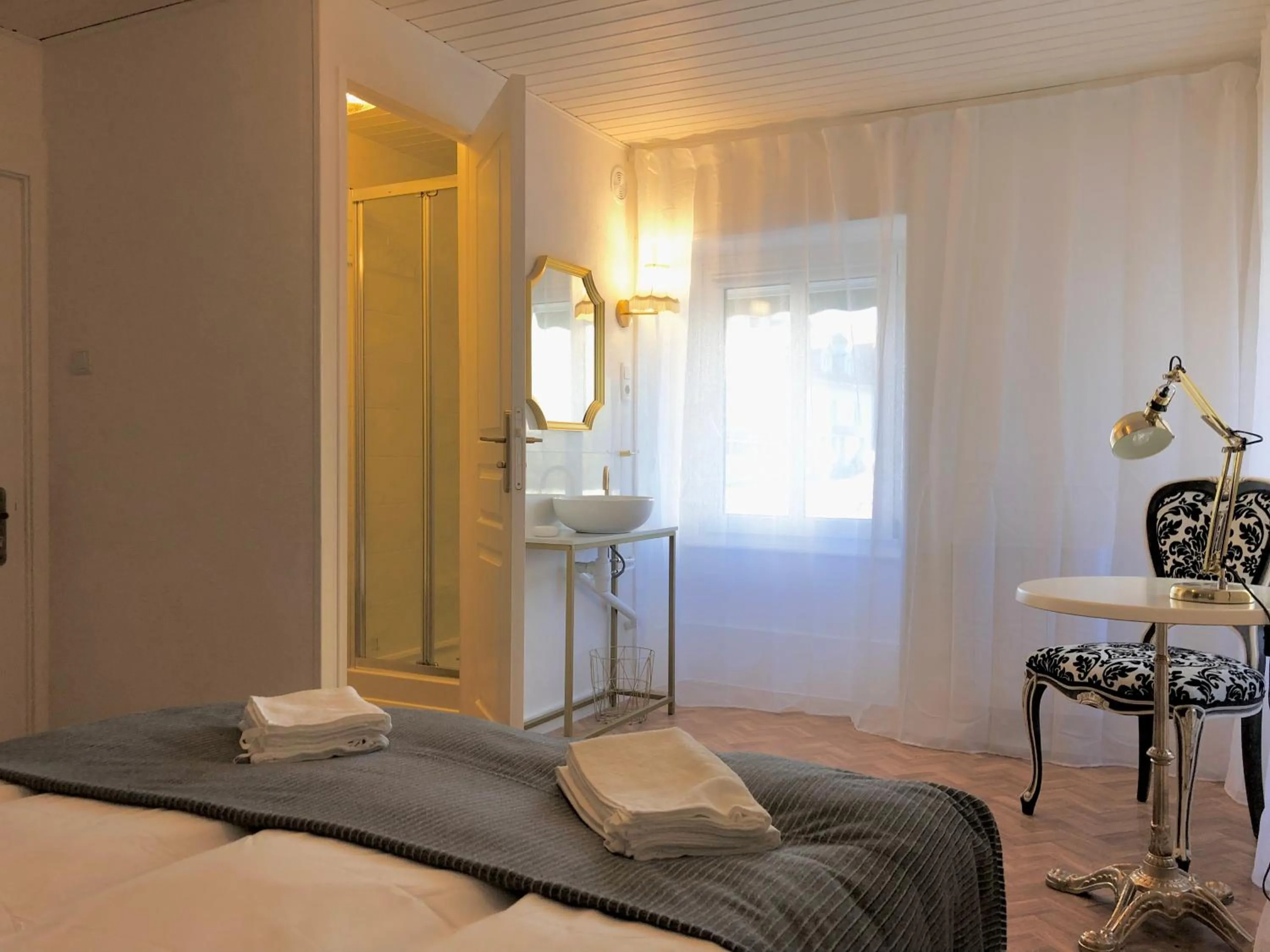 Bedroom, Bed in Hôtel D’Artiste