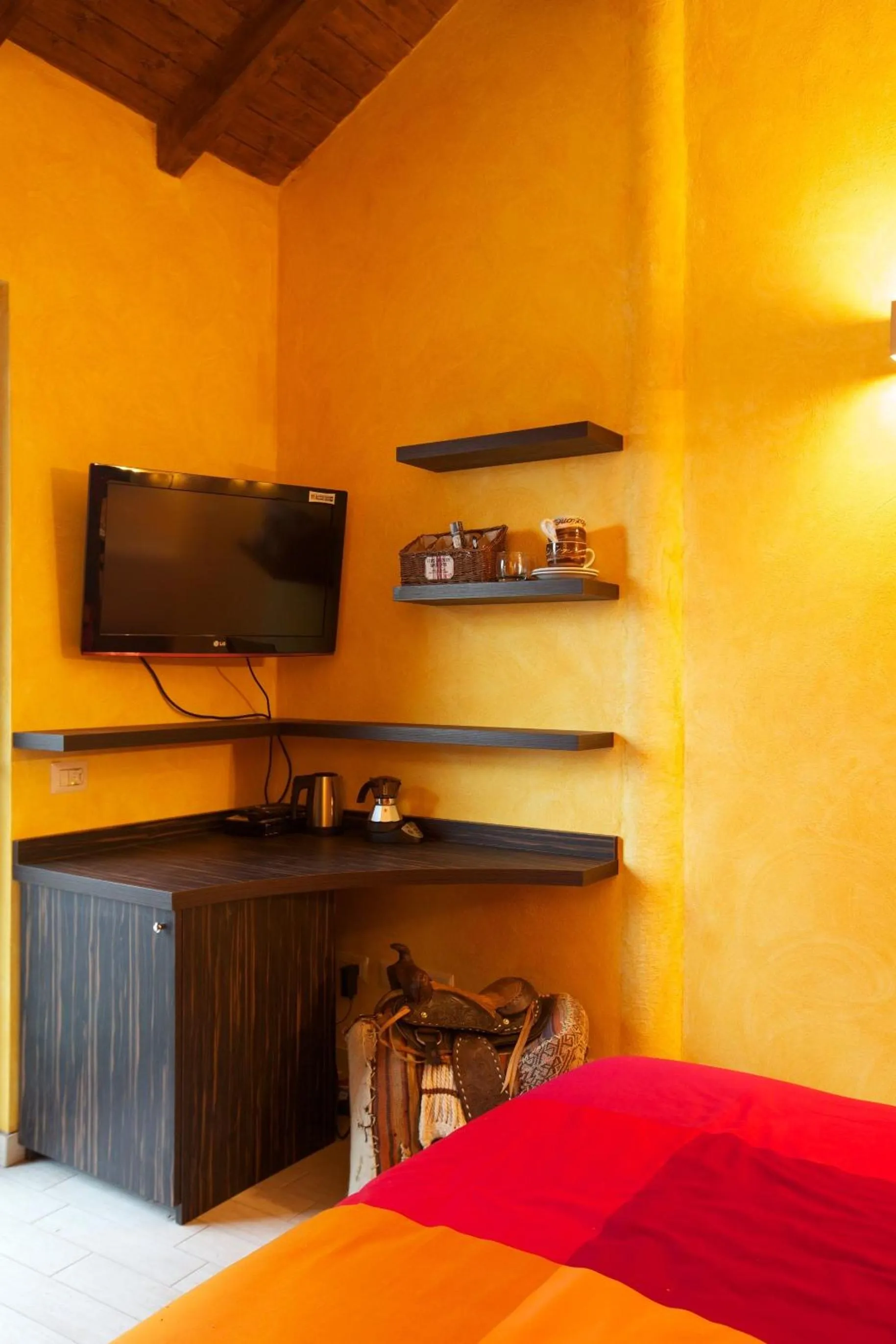 TV and multimedia, Bed in Sant'Anna