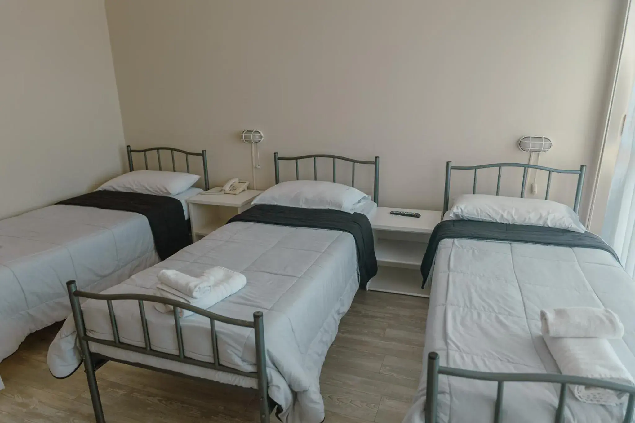 Standard Triple Room with Sea View in Rayentray Hostal Standard Triple Room with Sea View in Rayentray Hostal