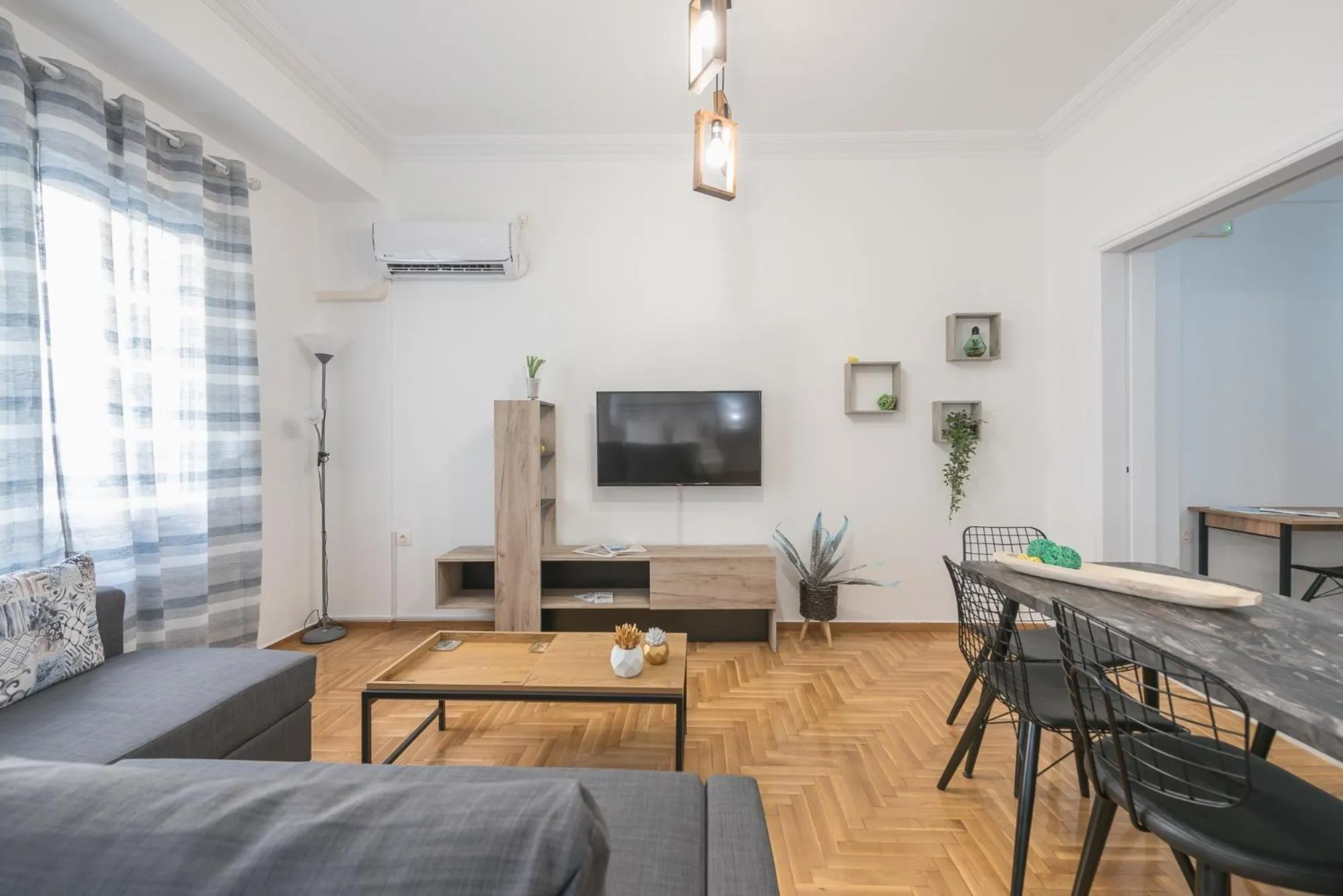 TV and multimedia in Athens Bright Suite by CloudKeys