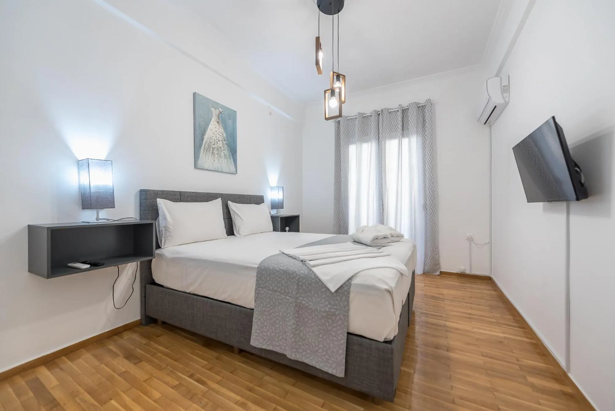 Bed in Athens Bright Suite by CloudKeys