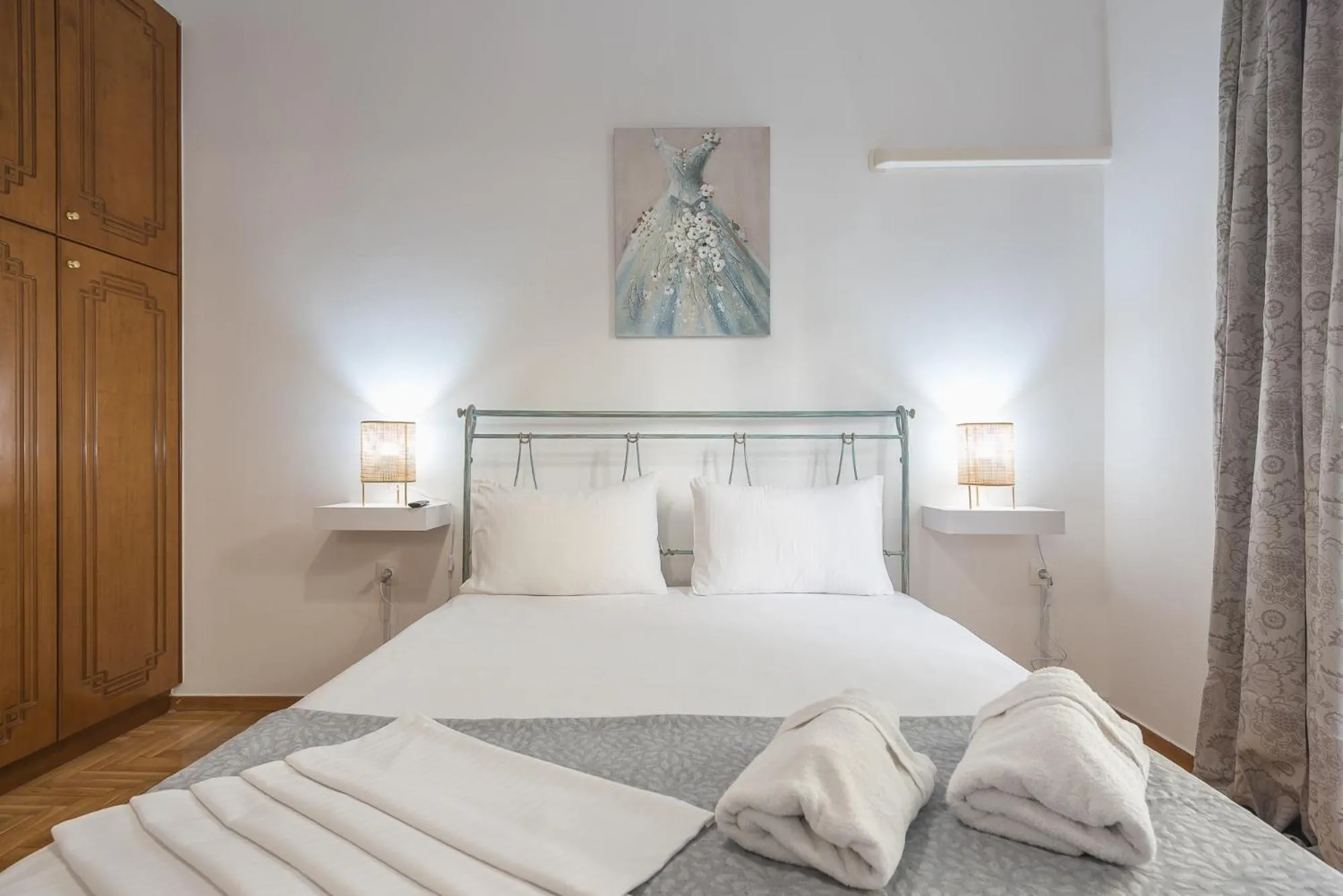 Bed in Athens Bright Suite by CloudKeys