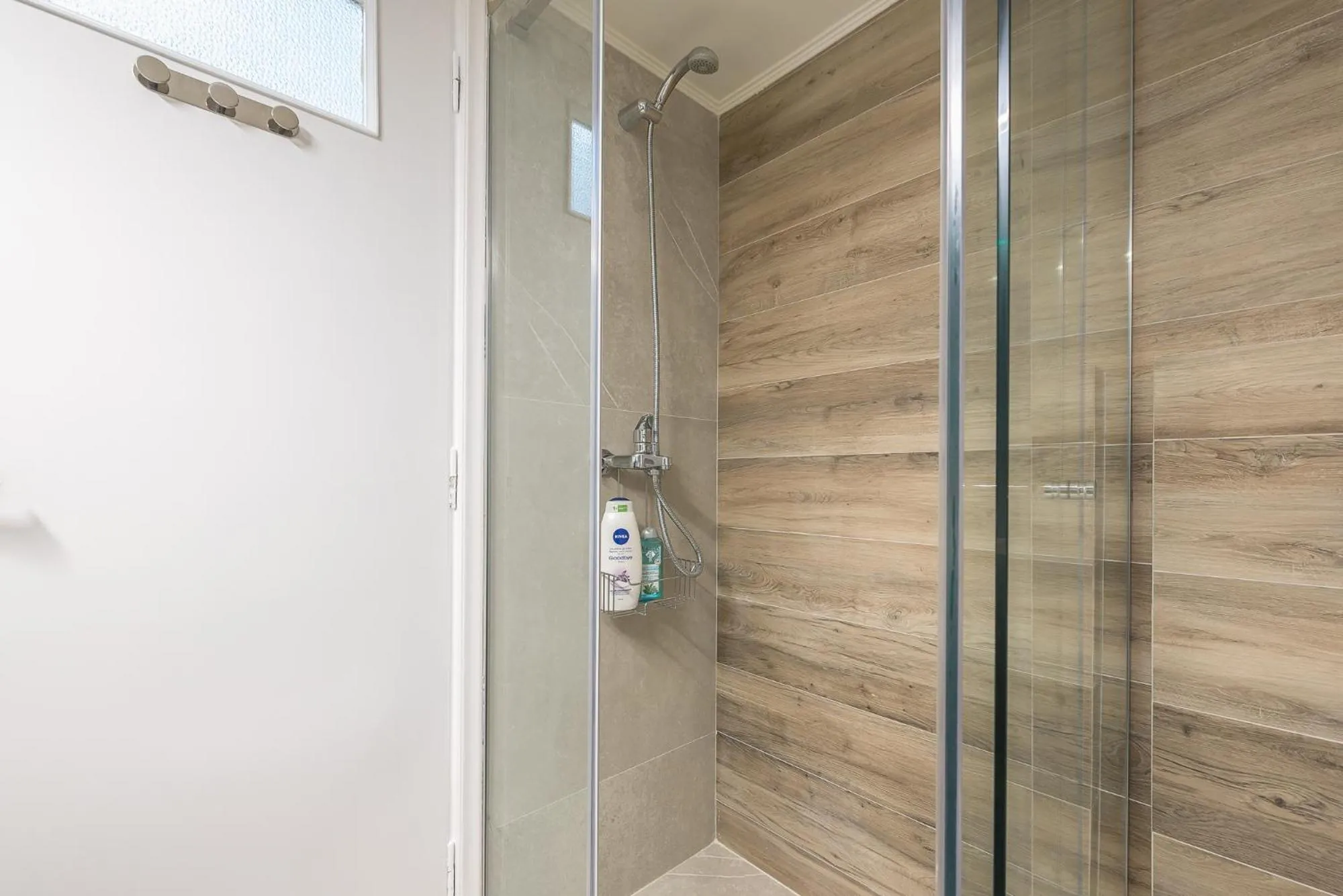 Bathroom in Athens Bright Suite by CloudKeys
