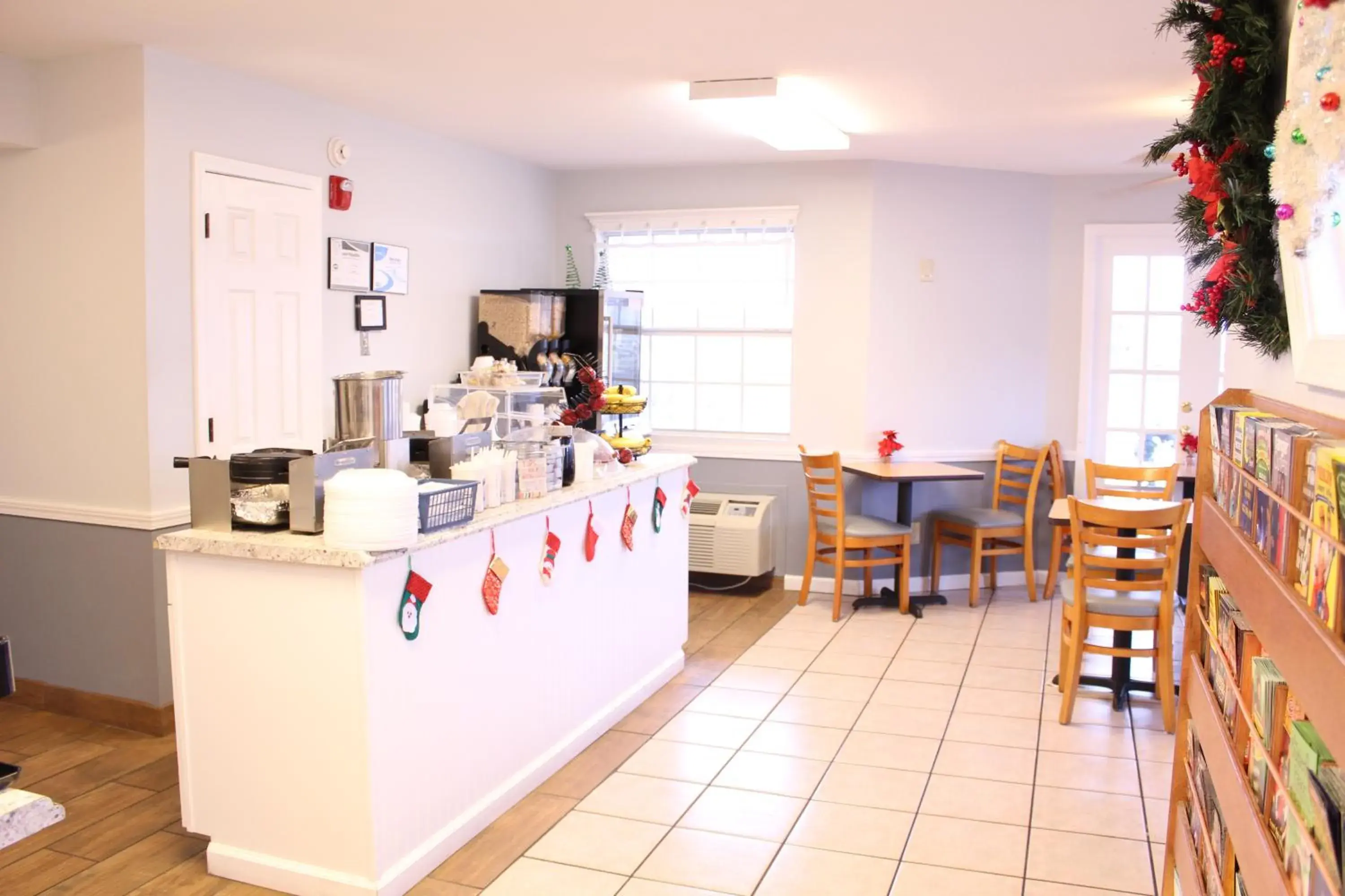 Breakfast in Gazebo Inn Breakfast in Gazebo Inn