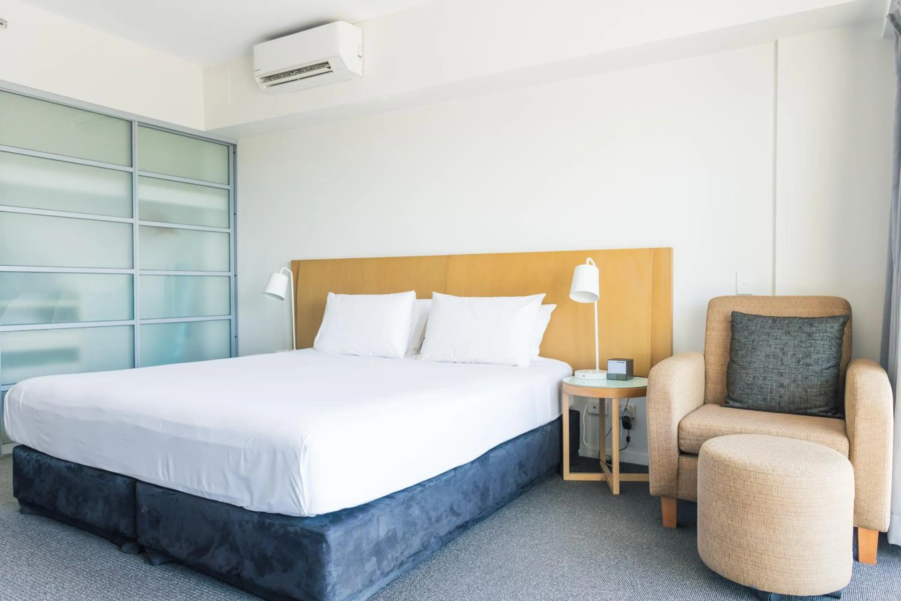Bed in Darwin Harbour Suites