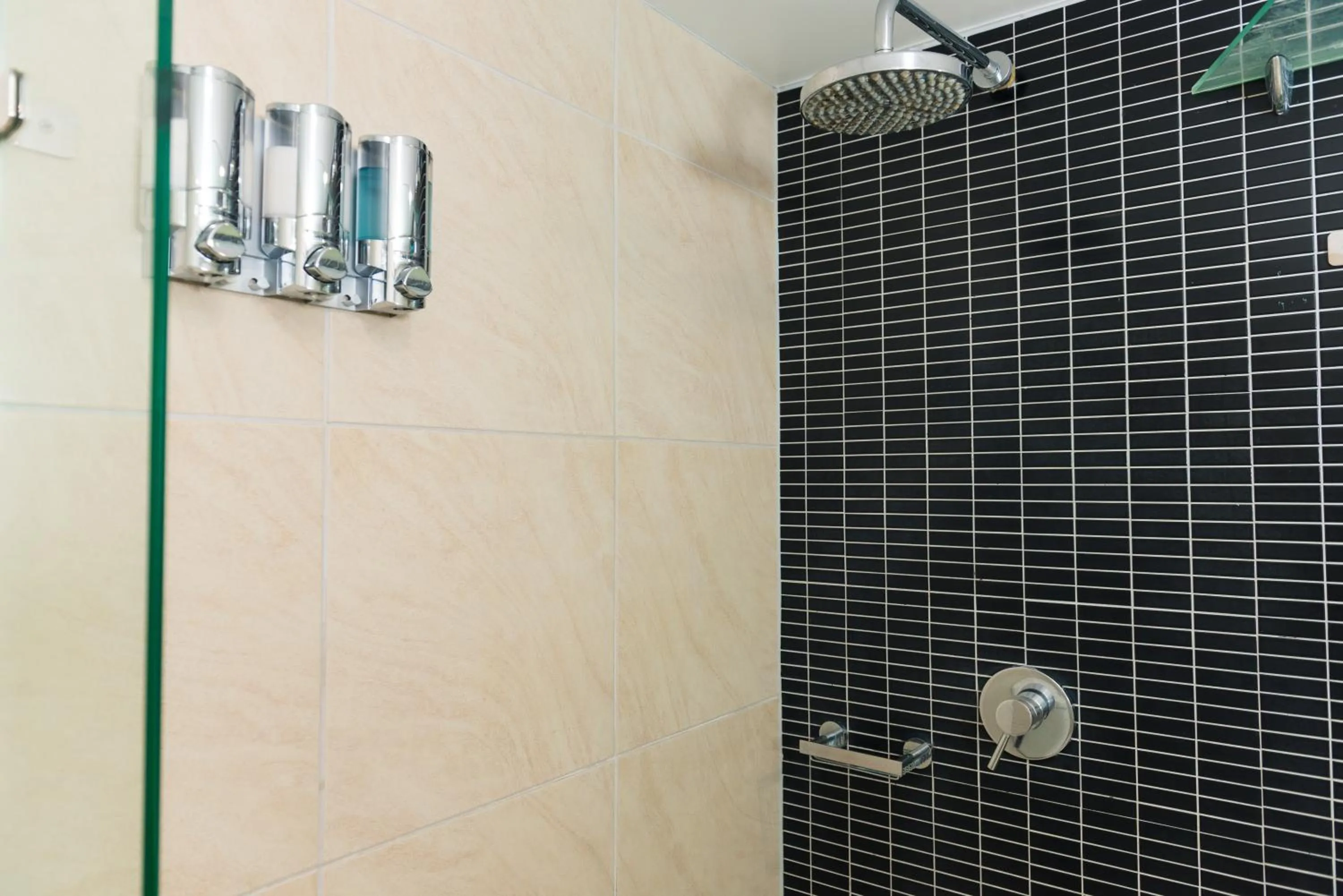 Shower in Darwin Harbour Suites