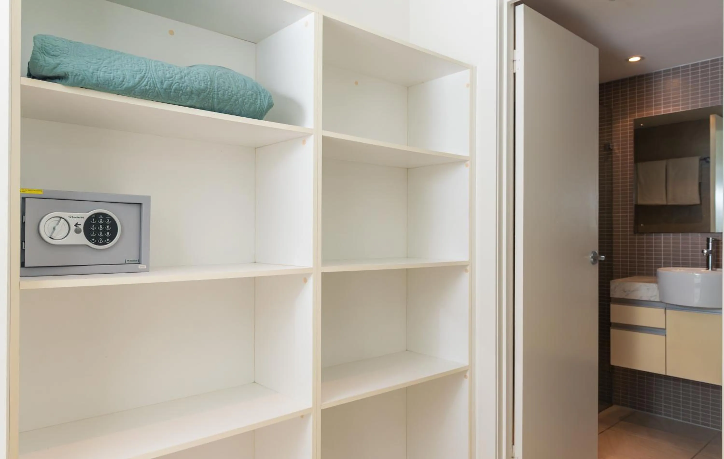 Darwin Harbour Suites