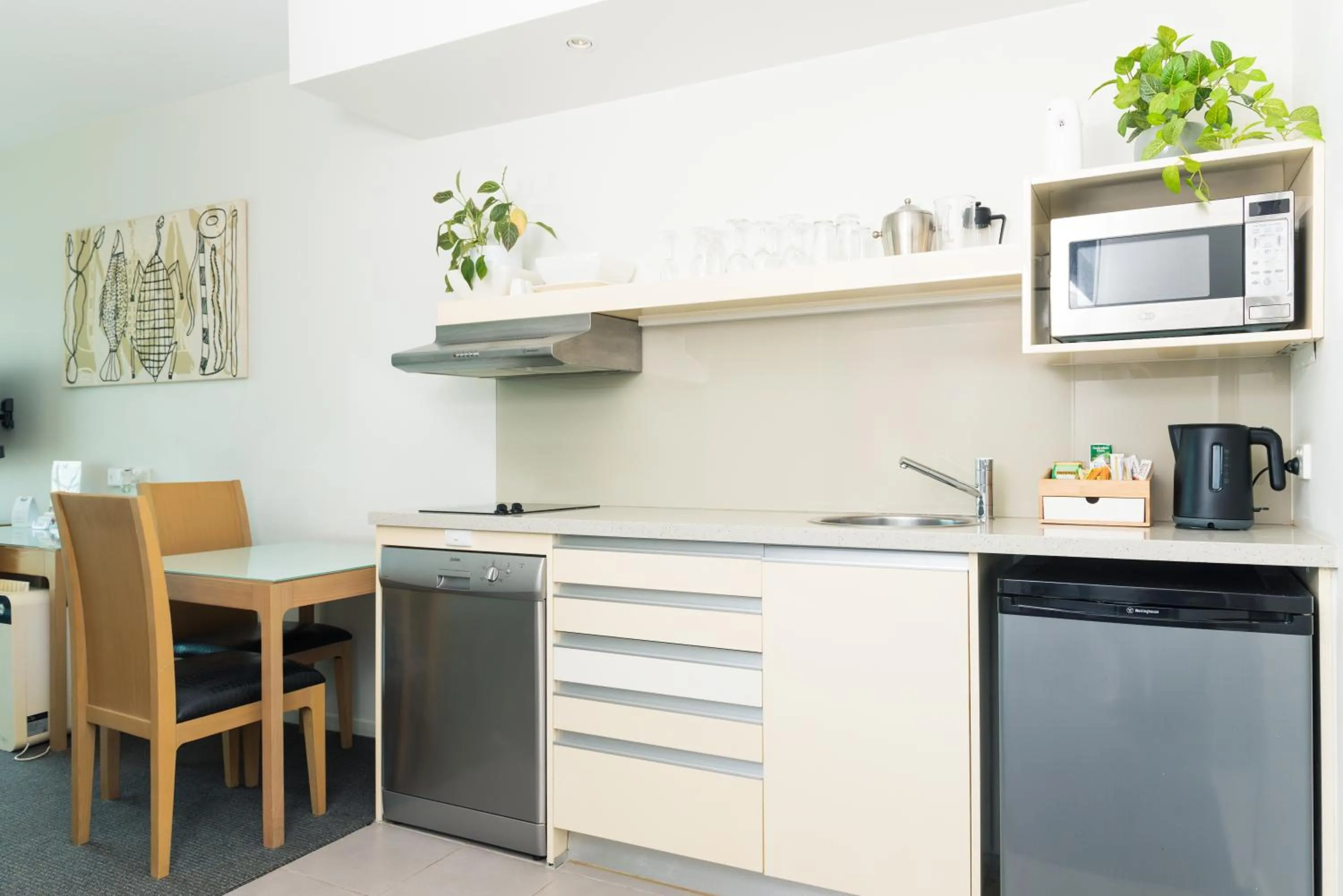 Kitchen or kitchenette in Darwin Harbour Suites