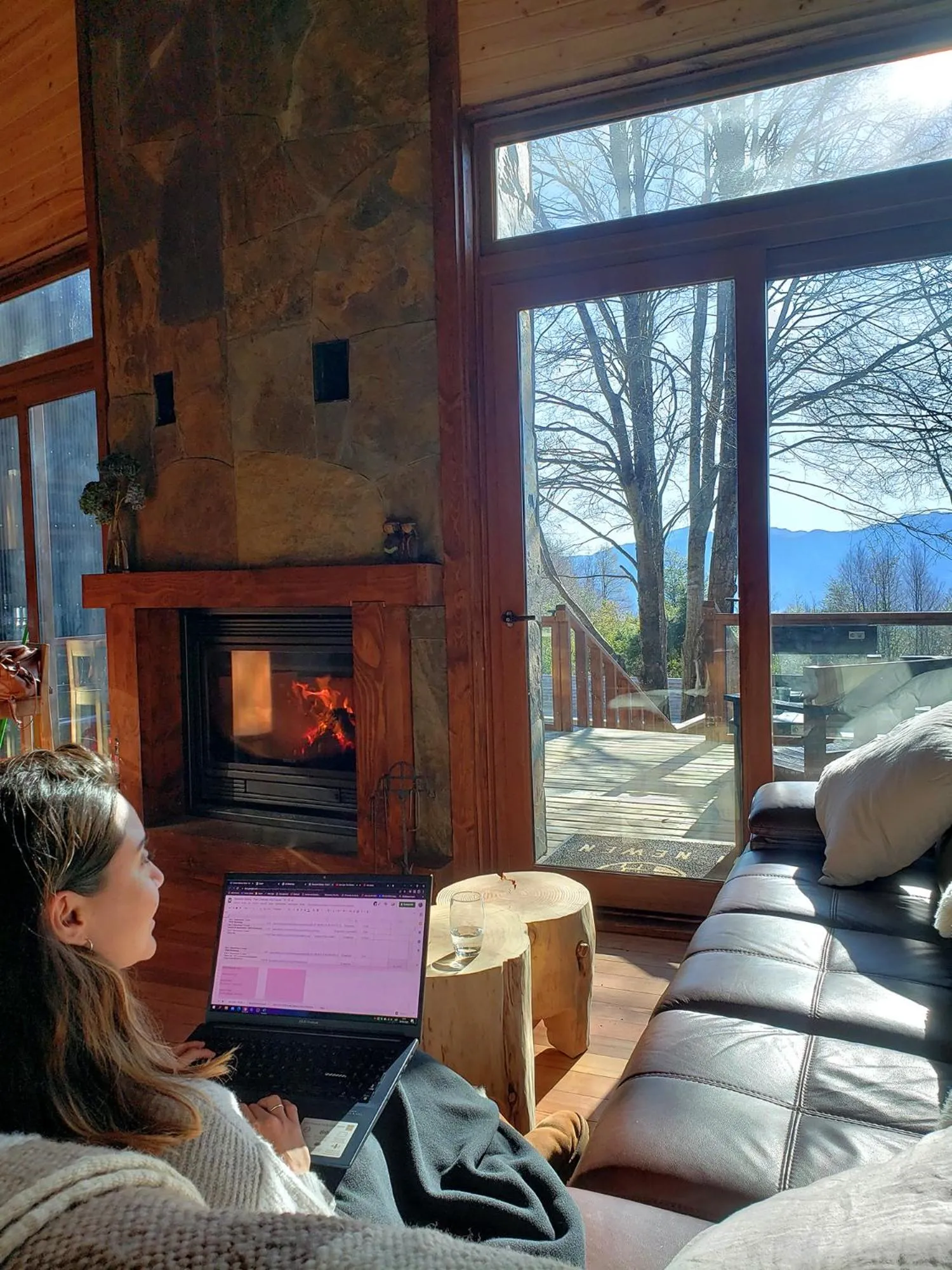 Restaurant/places to eat in NI-NEWEN Hotel & Lodge