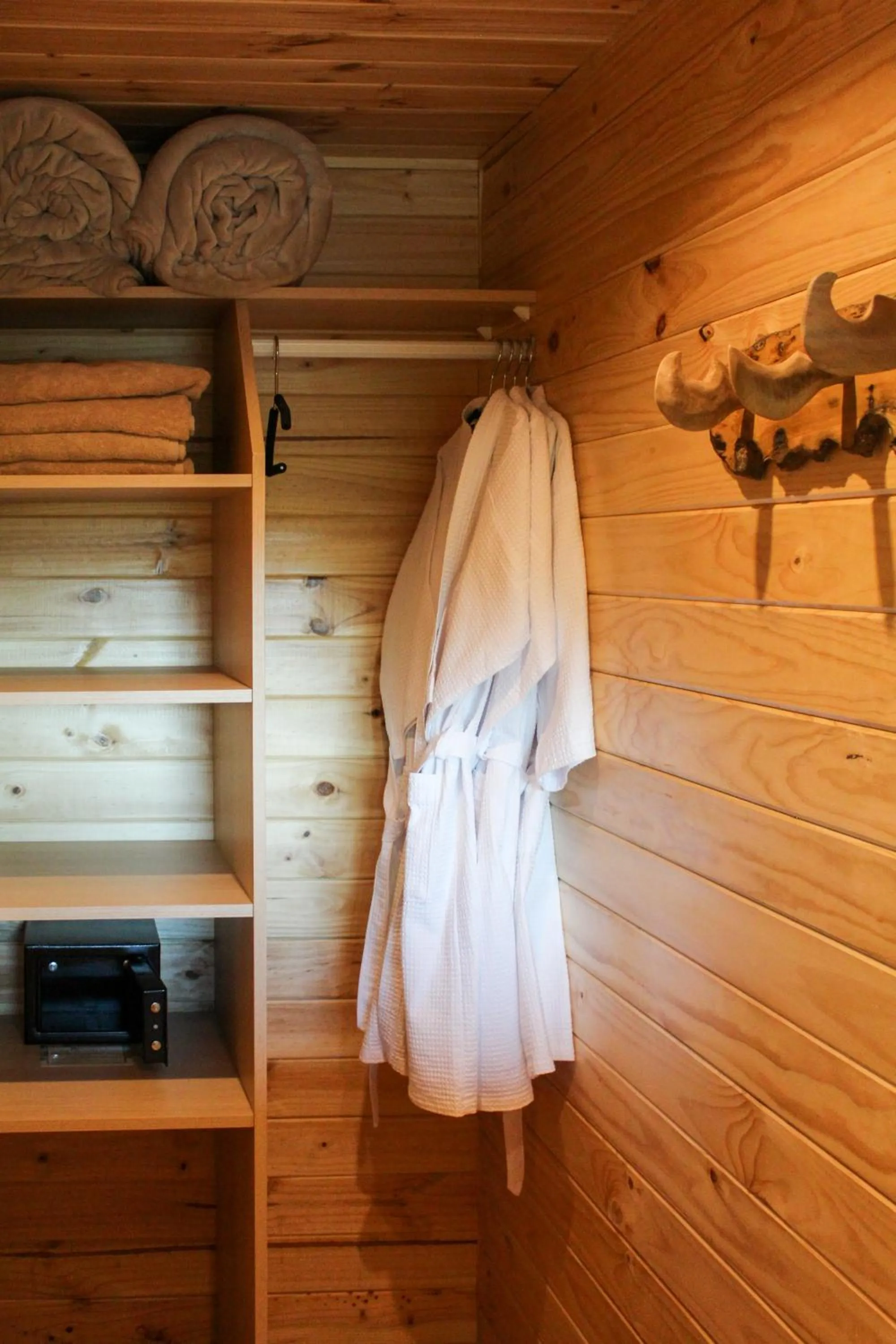 safe in NI-NEWEN Hotel & Lodge