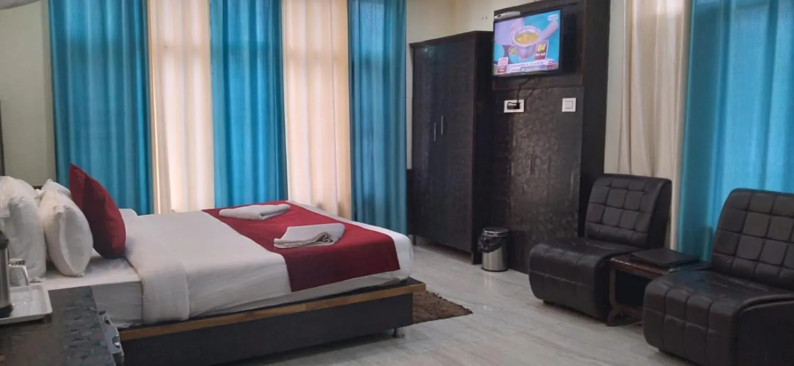 Bed in Marina Group of hotel Mountain View Free Parking-cricket stadium 9 km-Mcleodganj 2 km- Bhagsunag 4