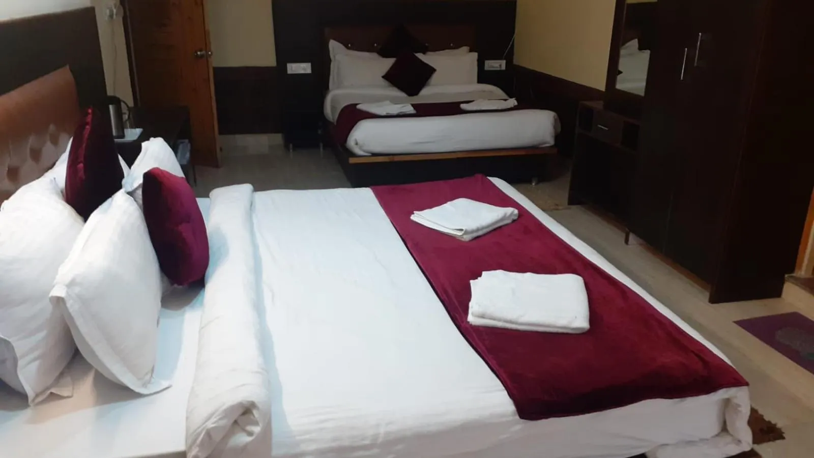 Bed in Marina Group of hotel Mountain View Free Parking-cricket stadium 9 km-Mcleodganj 2 km- Bhagsunag 4