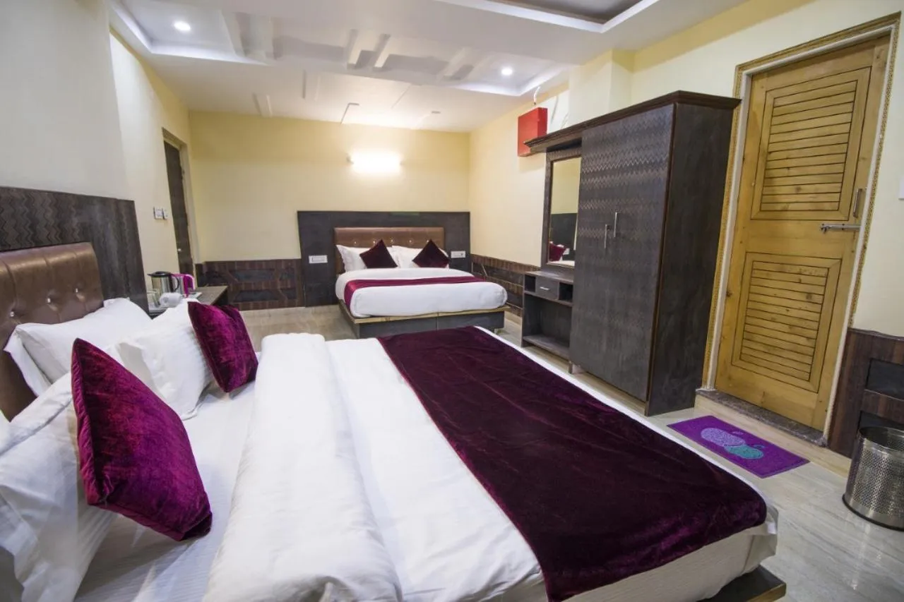 Bed in Marina Group of hotel Mountain View Free Parking-cricket stadium 9 km-Mcleodganj 2 km- Bhagsunag 4